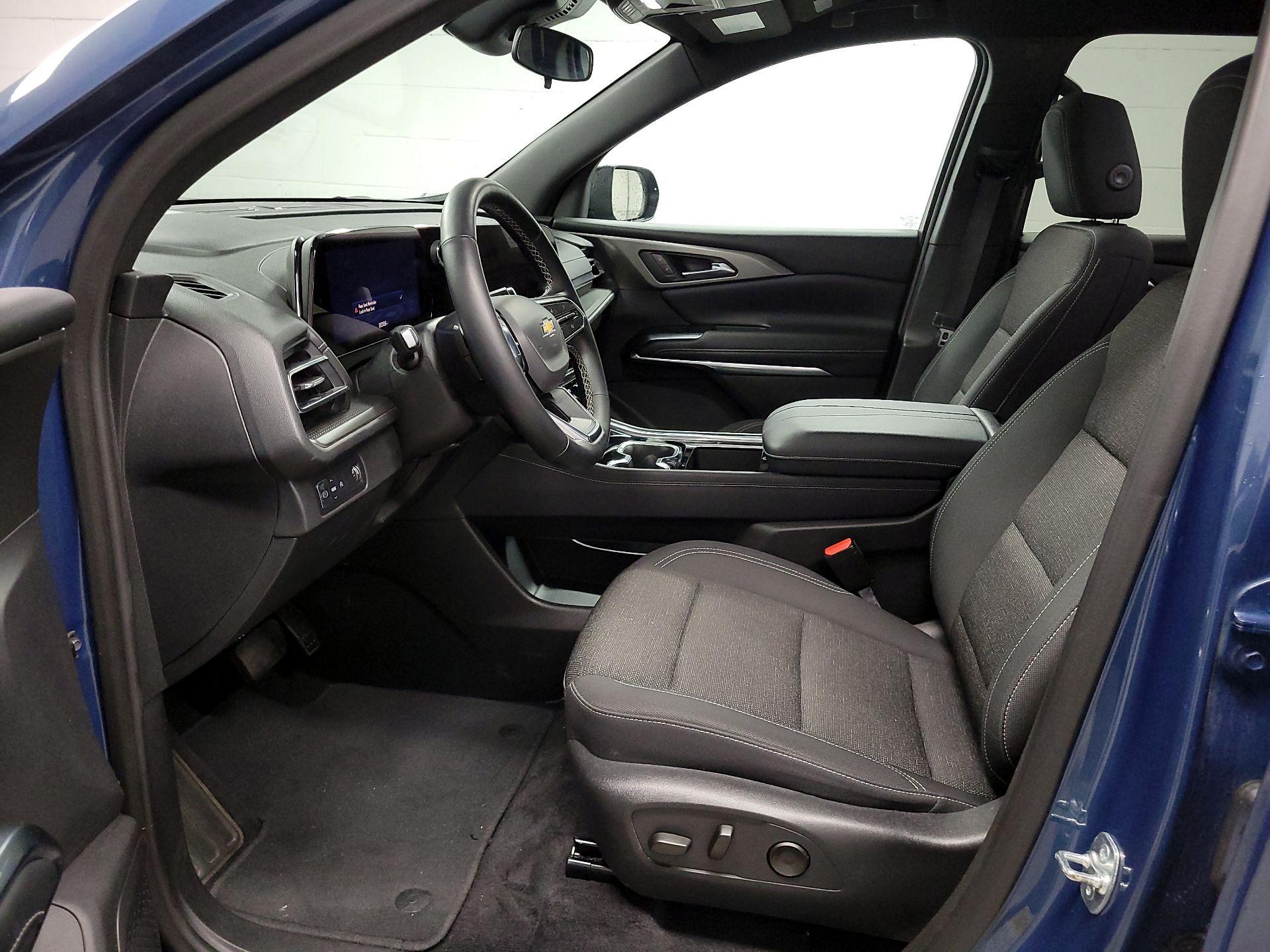 Thumbnail: 2025 Chevrolet Traverse - 11