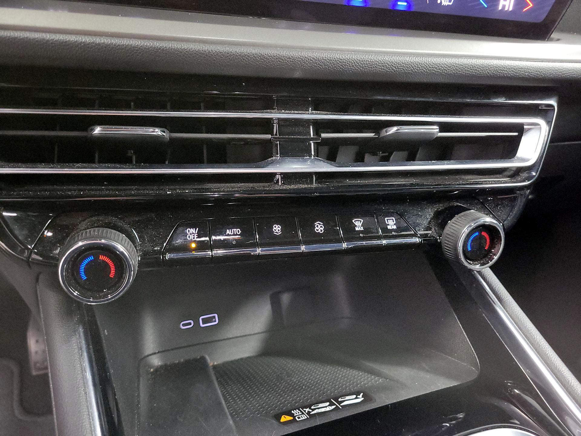 Thumbnail: 2025 Chevrolet Traverse - 16