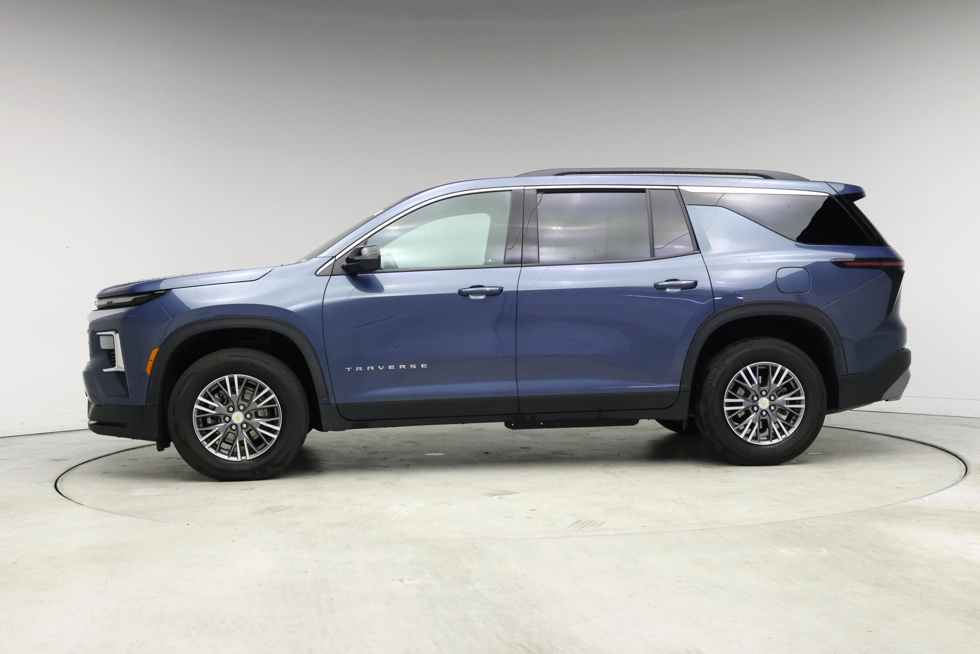 Thumbnail: 2025 Chevrolet Traverse - 3