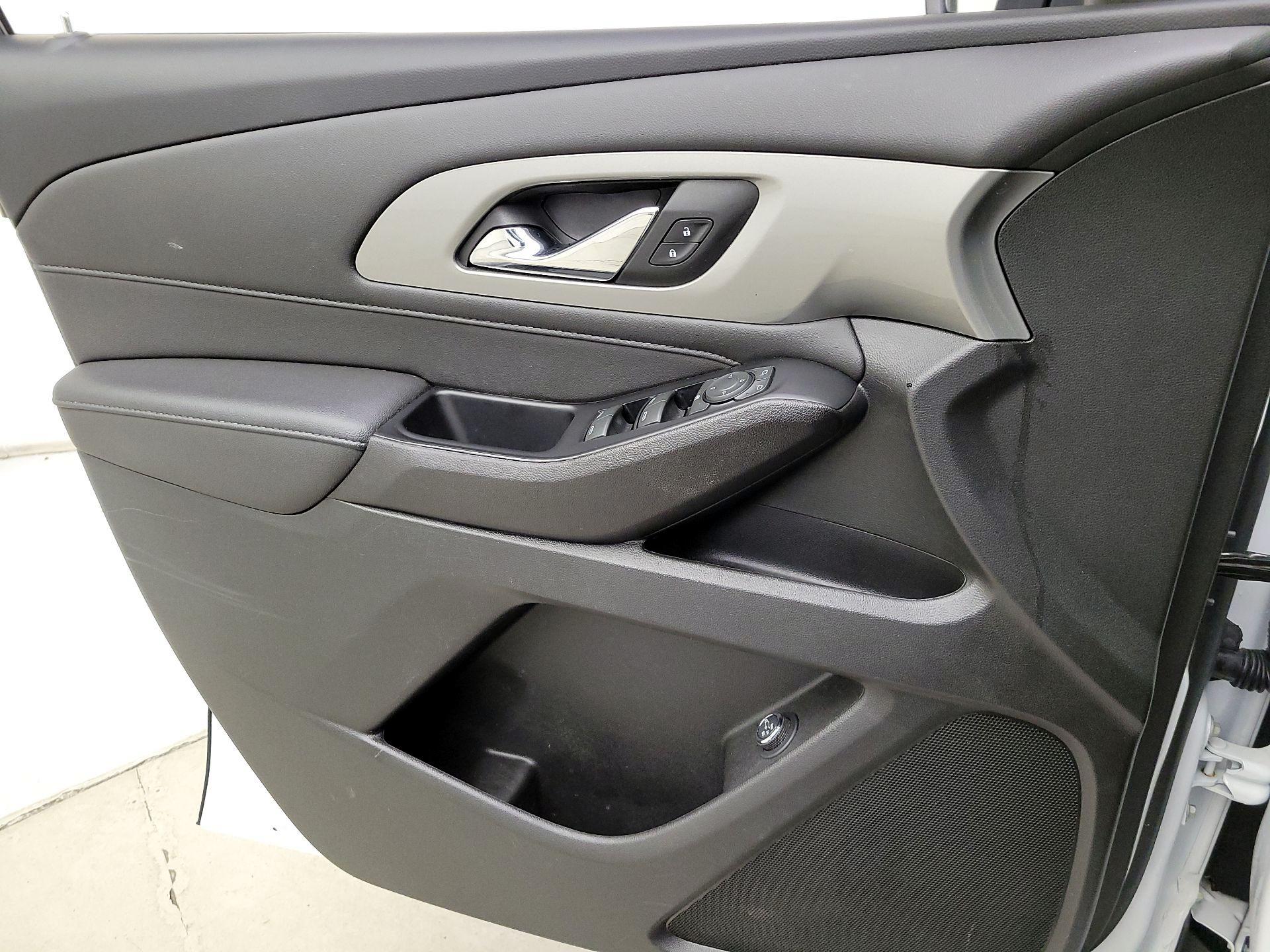 Thumbnail: 2023 Chevrolet Traverse - 12