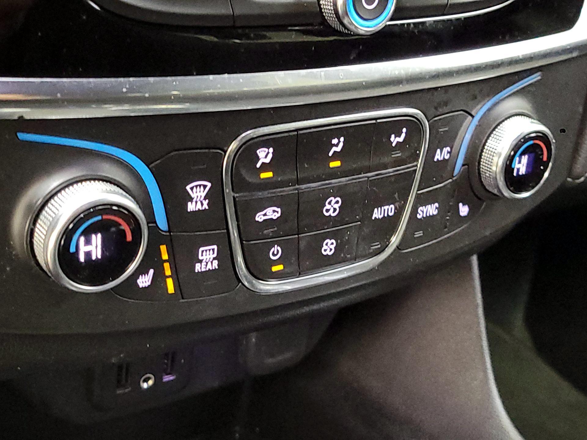 Thumbnail: 2023 Chevrolet Traverse - 16