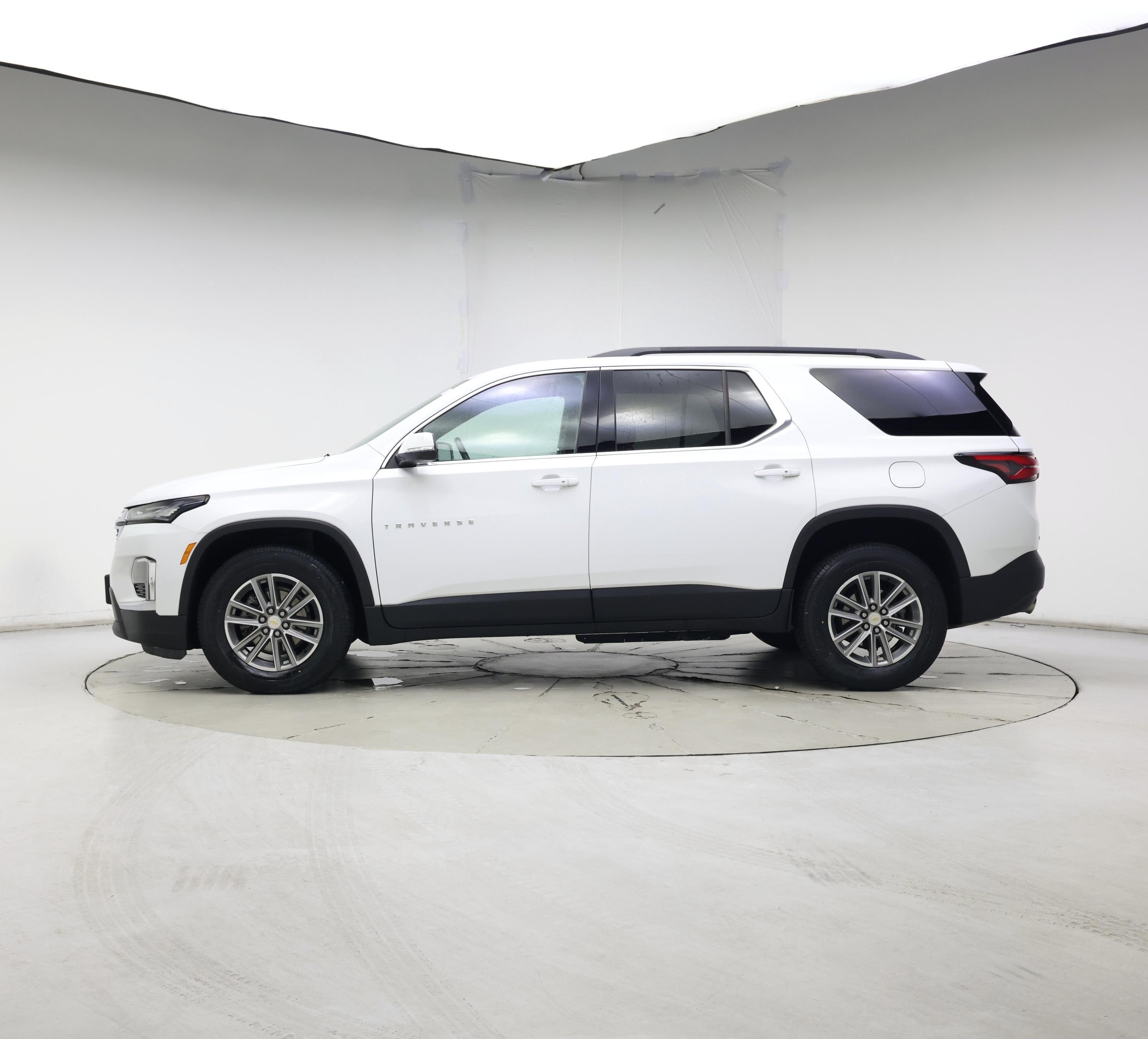 Thumbnail: 2023 Chevrolet Traverse - 3