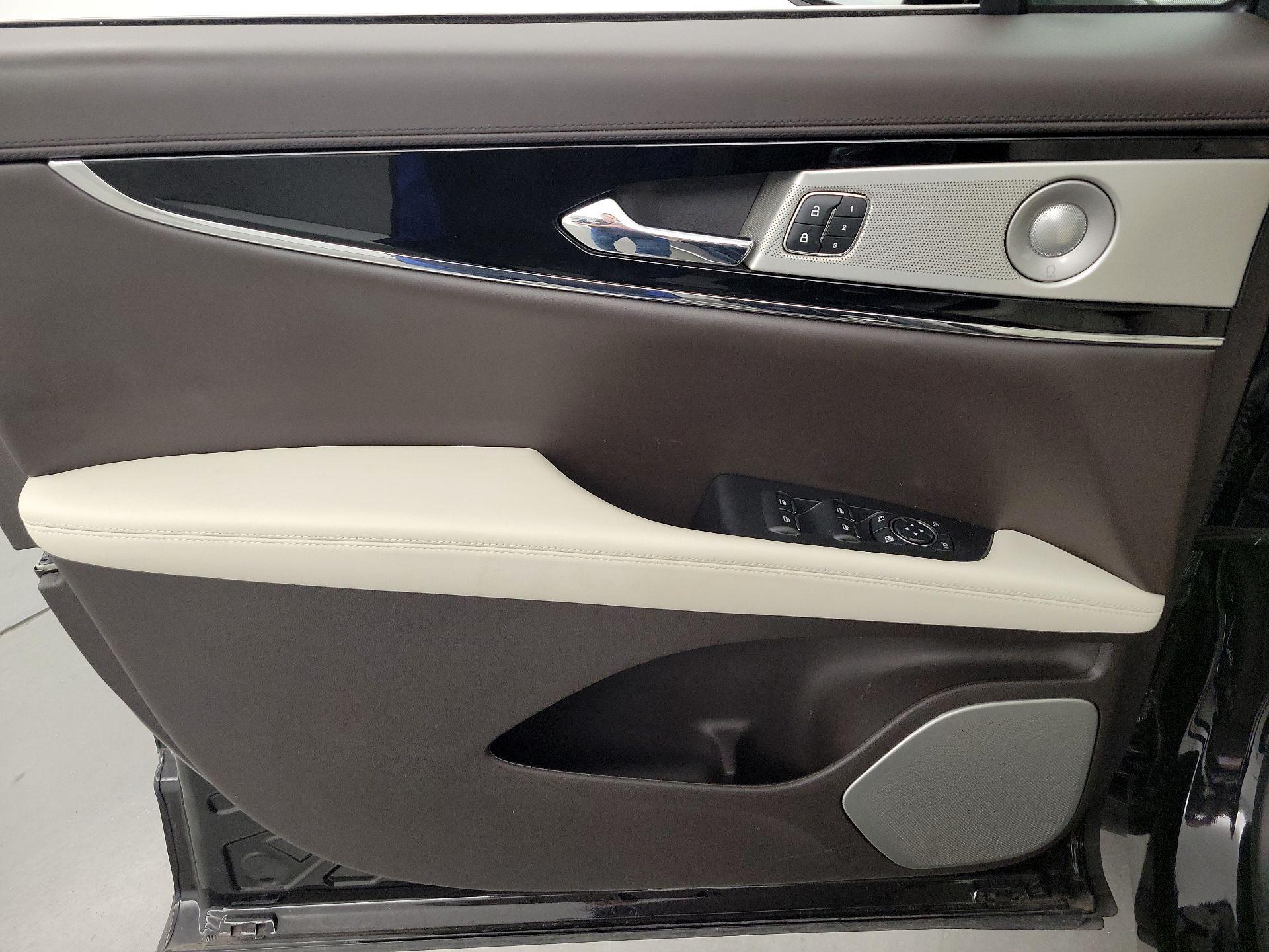 Thumbnail: 2022 Lincoln Nautilus - 12