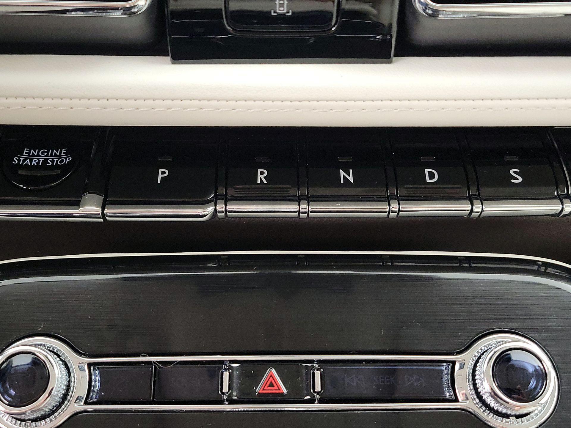 Thumbnail: 2022 Lincoln Nautilus - 18