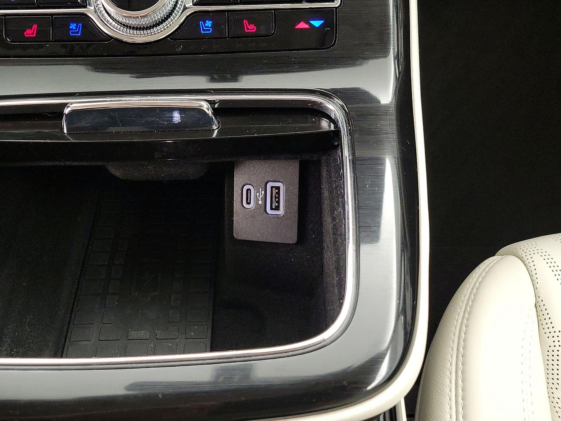 Thumbnail: 2022 Lincoln Nautilus - 19