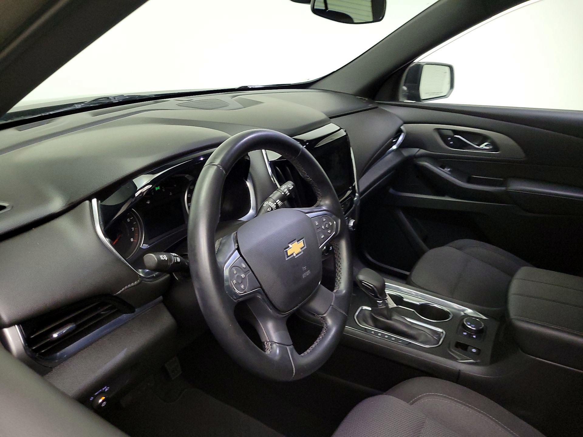 Thumbnail: 2023 Chevrolet Traverse - 9