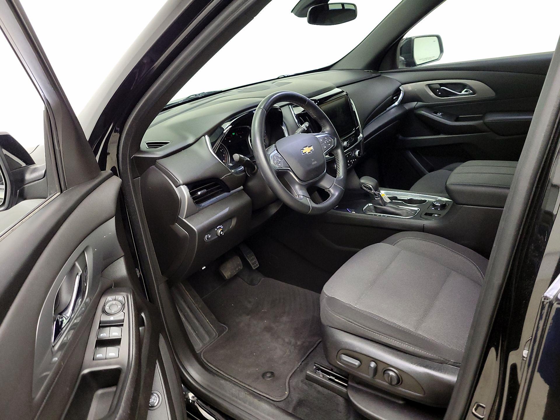 Thumbnail: 2023 Chevrolet Traverse - 11