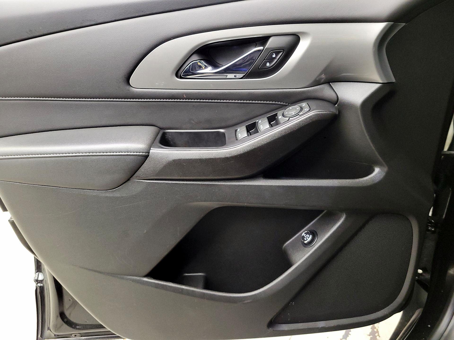 Thumbnail: 2023 Chevrolet Traverse - 12