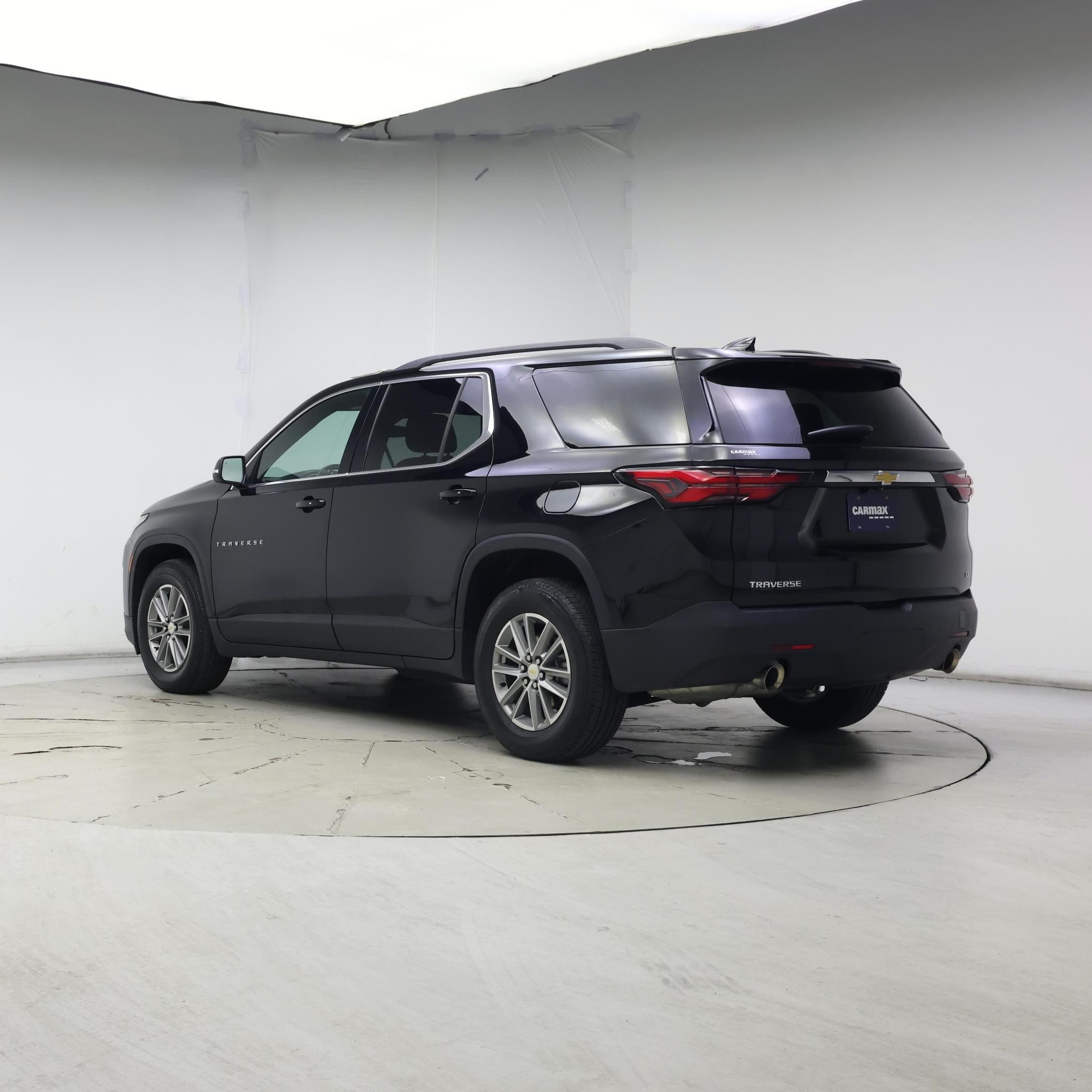 Thumbnail: 2023 Chevrolet Traverse - 2