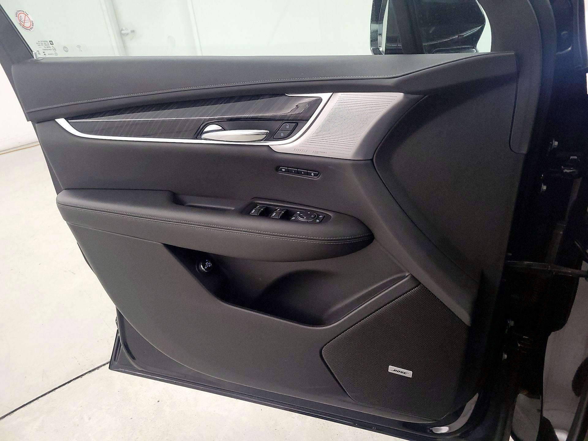 Thumbnail: 2025 Cadillac XT6 - 12