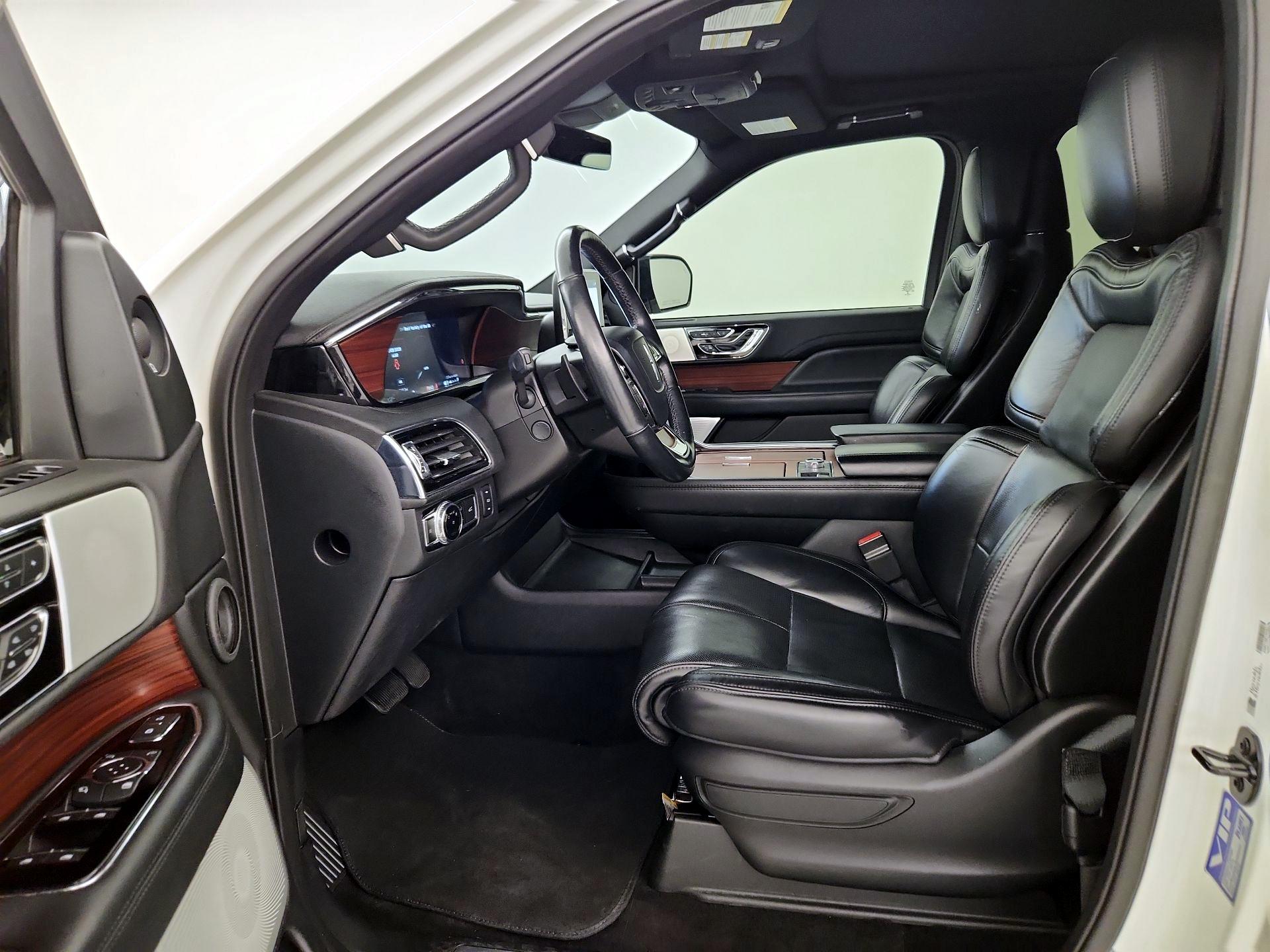 Thumbnail: 2021 Lincoln Navigator - 11