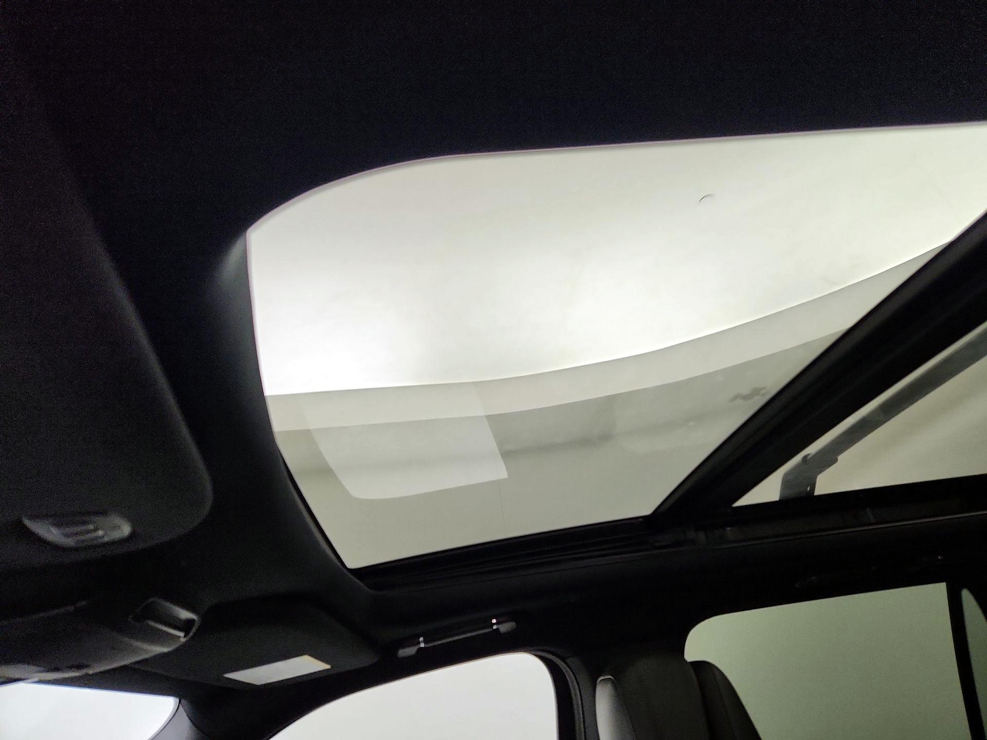 Thumbnail: 2021 Lincoln Navigator - 19