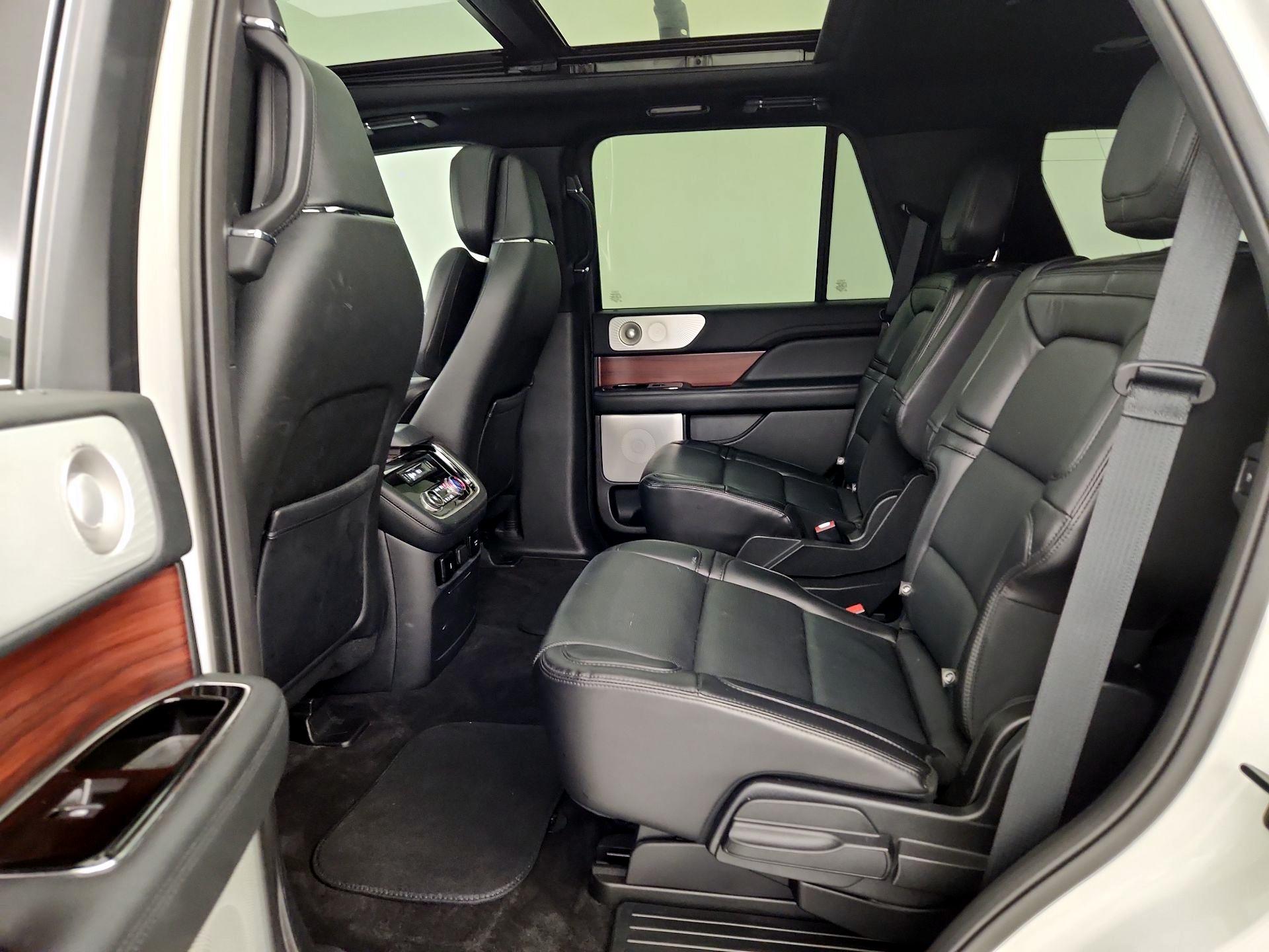 Thumbnail: 2021 Lincoln Navigator - 20