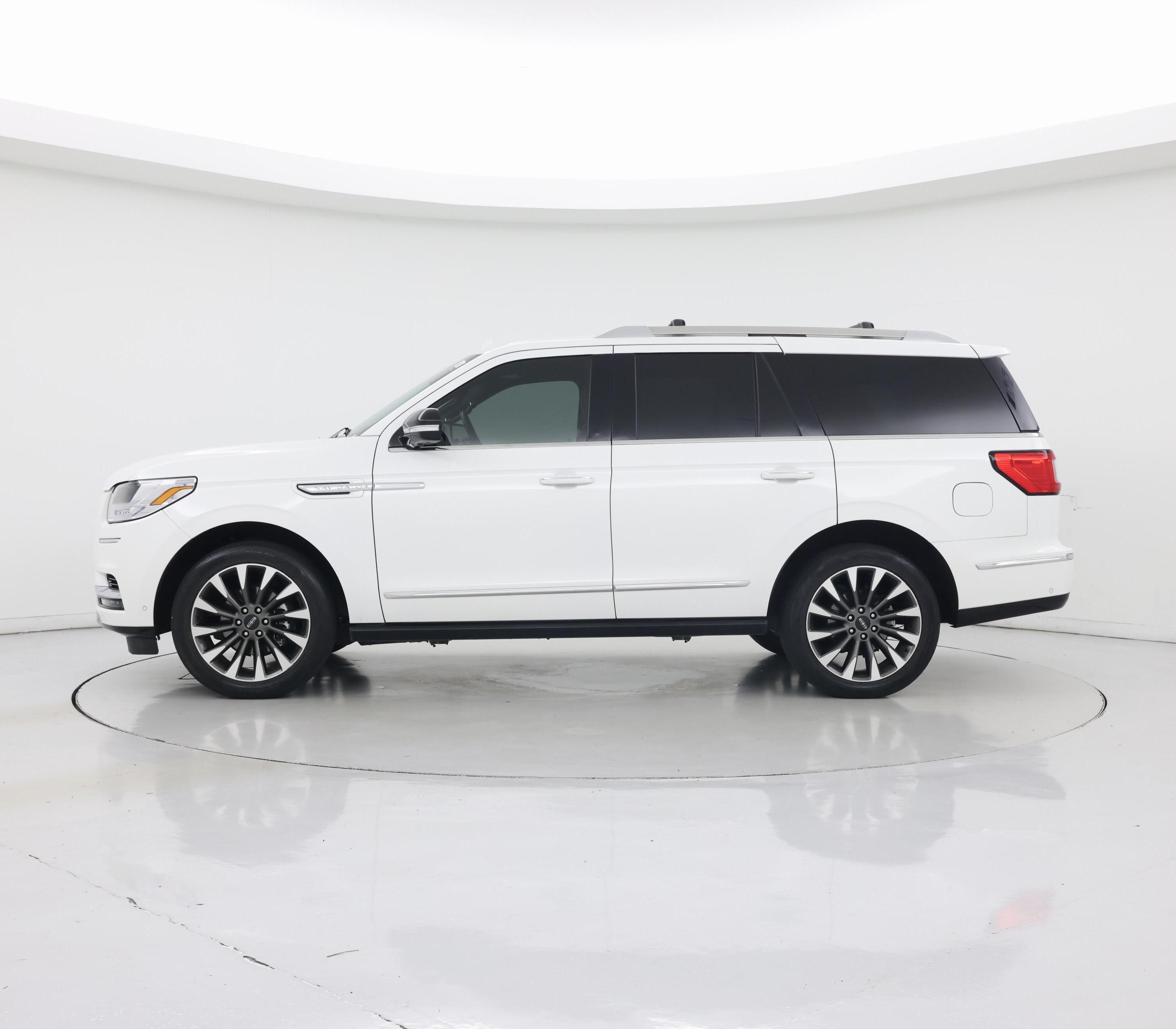 Thumbnail: 2021 Lincoln Navigator - 3