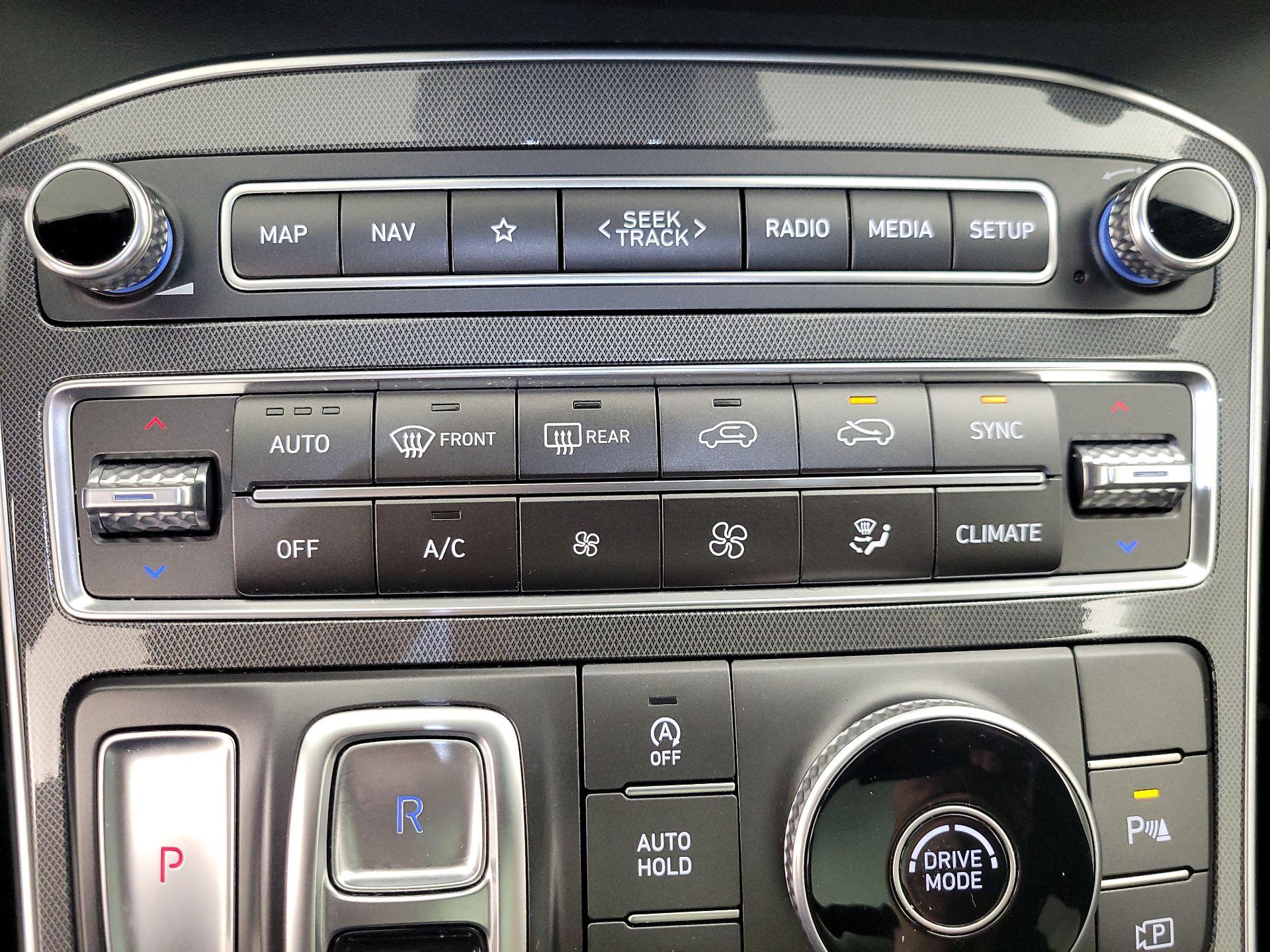 Thumbnail: 2022 Hyundai Santa Fe - 17