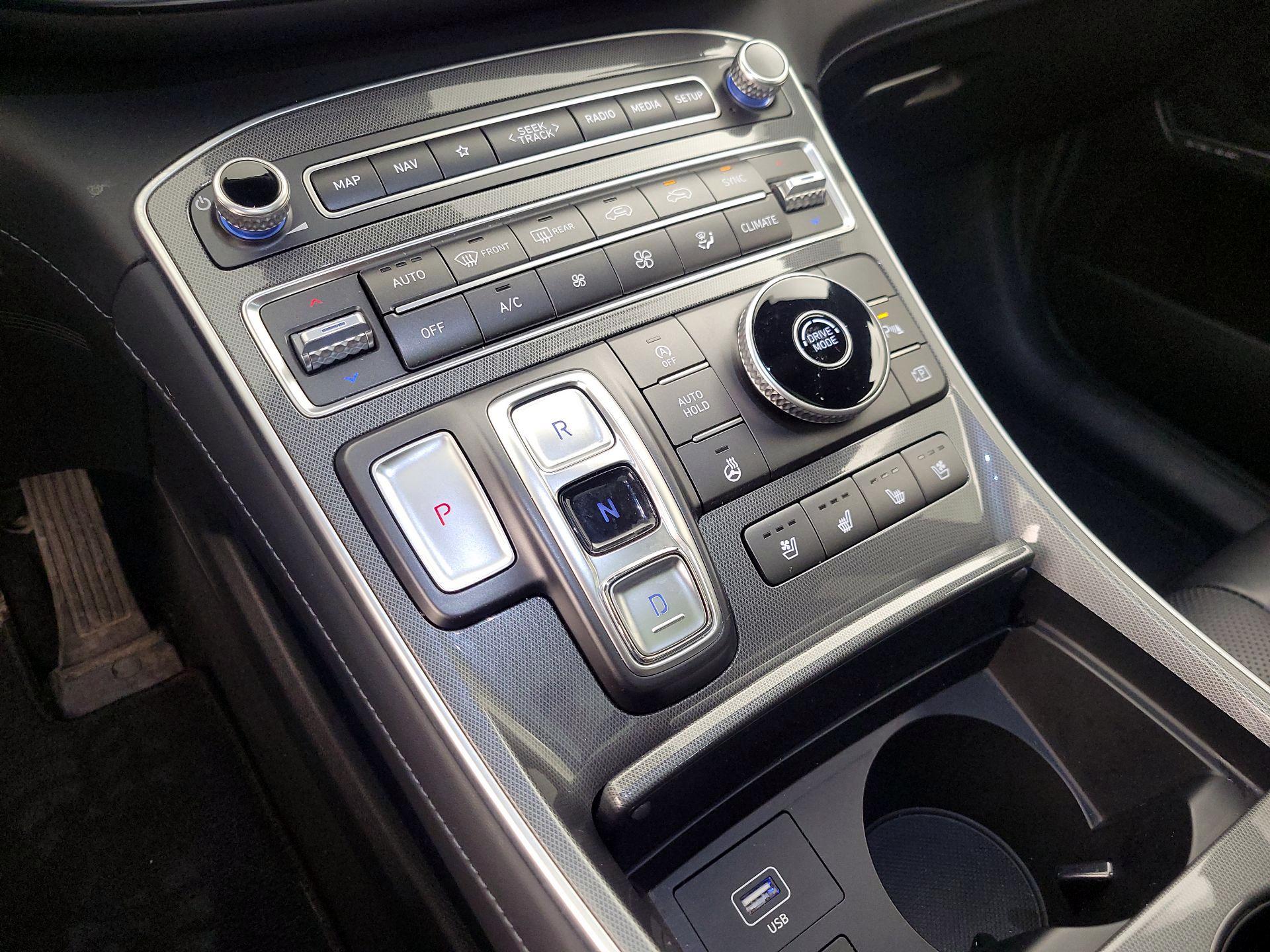 Thumbnail: 2022 Hyundai Santa Fe - 18