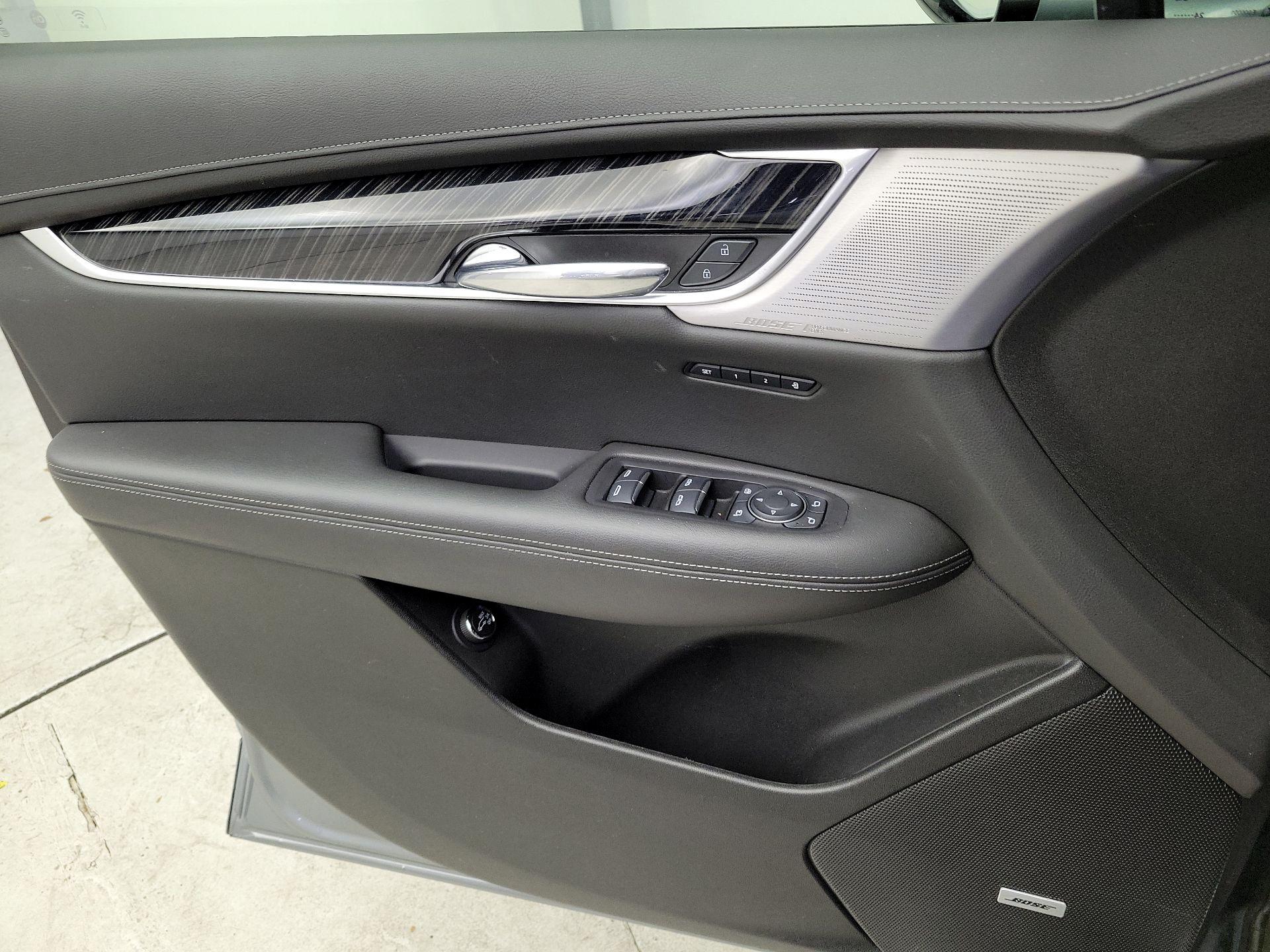 Thumbnail: 2025 Cadillac XT6 - 12