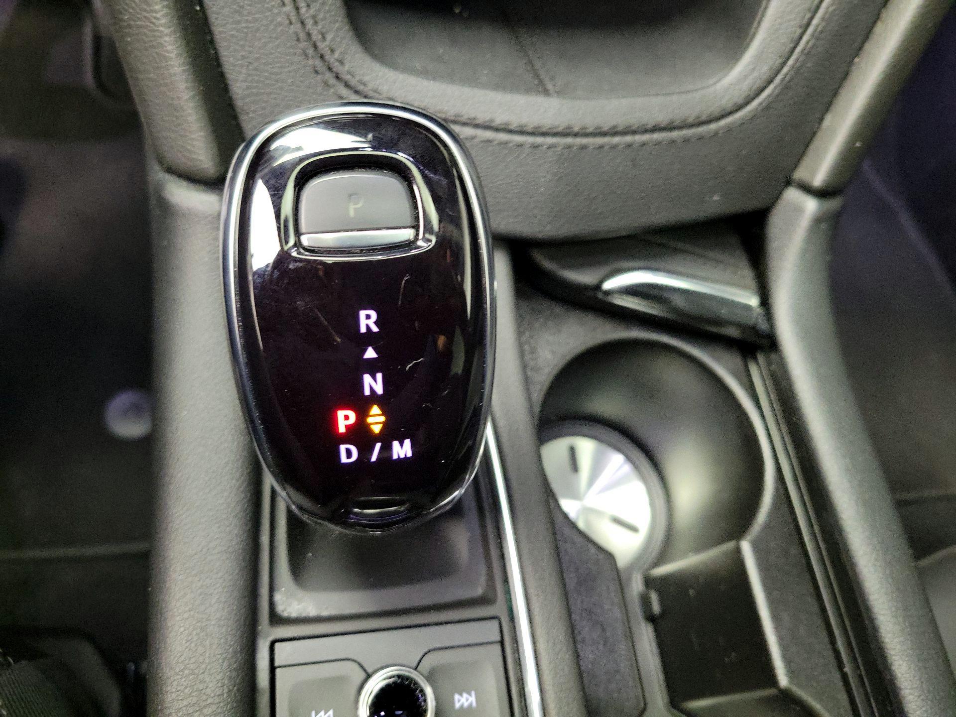 Thumbnail: 2025 Cadillac XT6 - 18