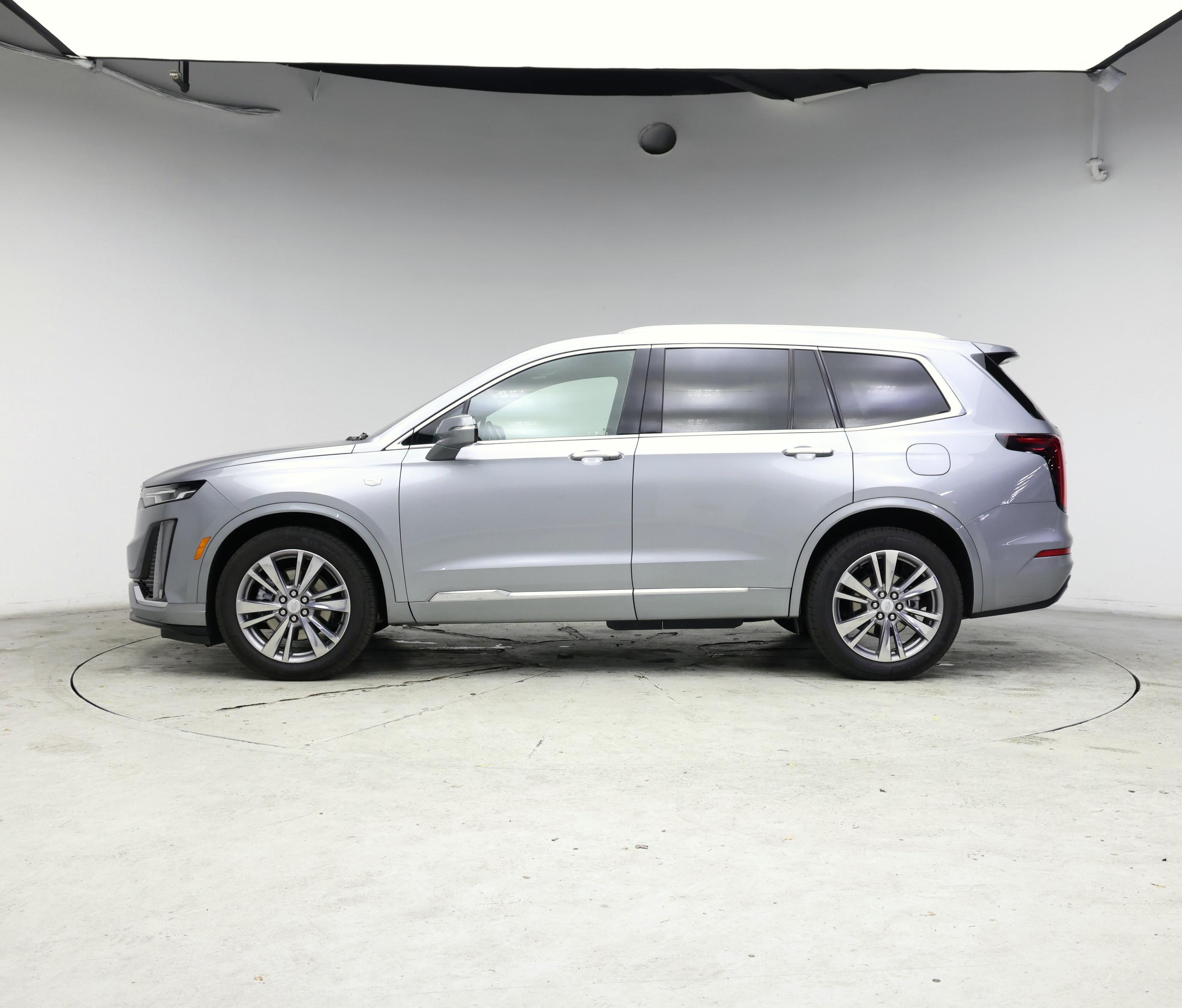 Thumbnail: 2025 Cadillac XT6 - 3