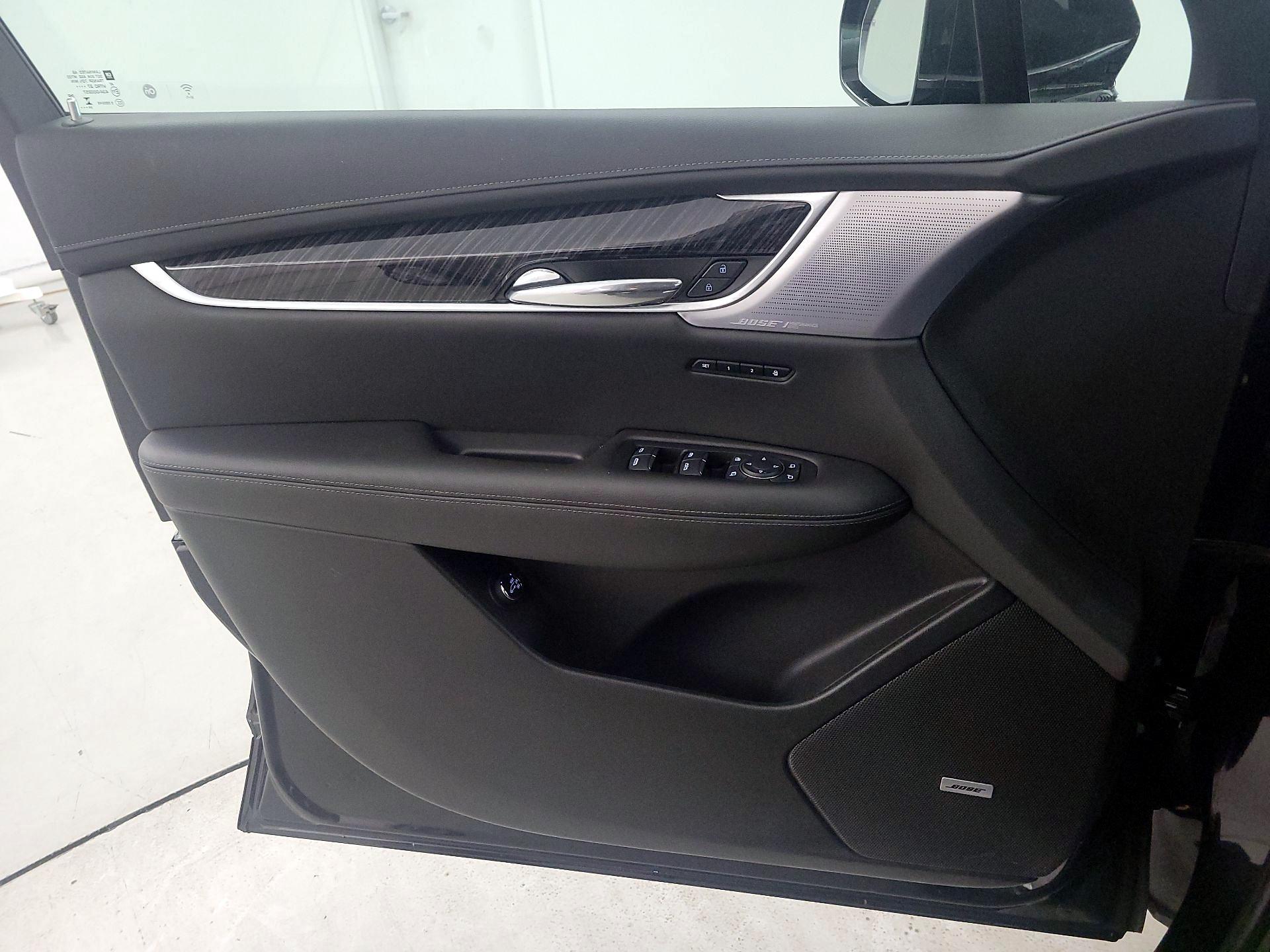 Thumbnail: 2025 Cadillac XT6 - 12