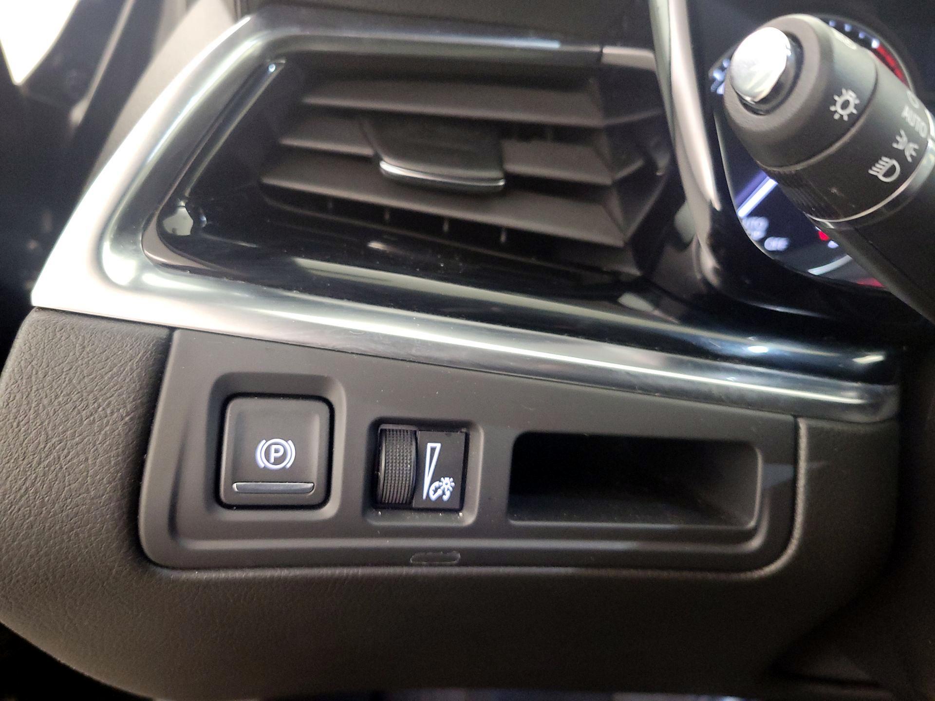 Thumbnail: 2025 Cadillac XT6 - 13