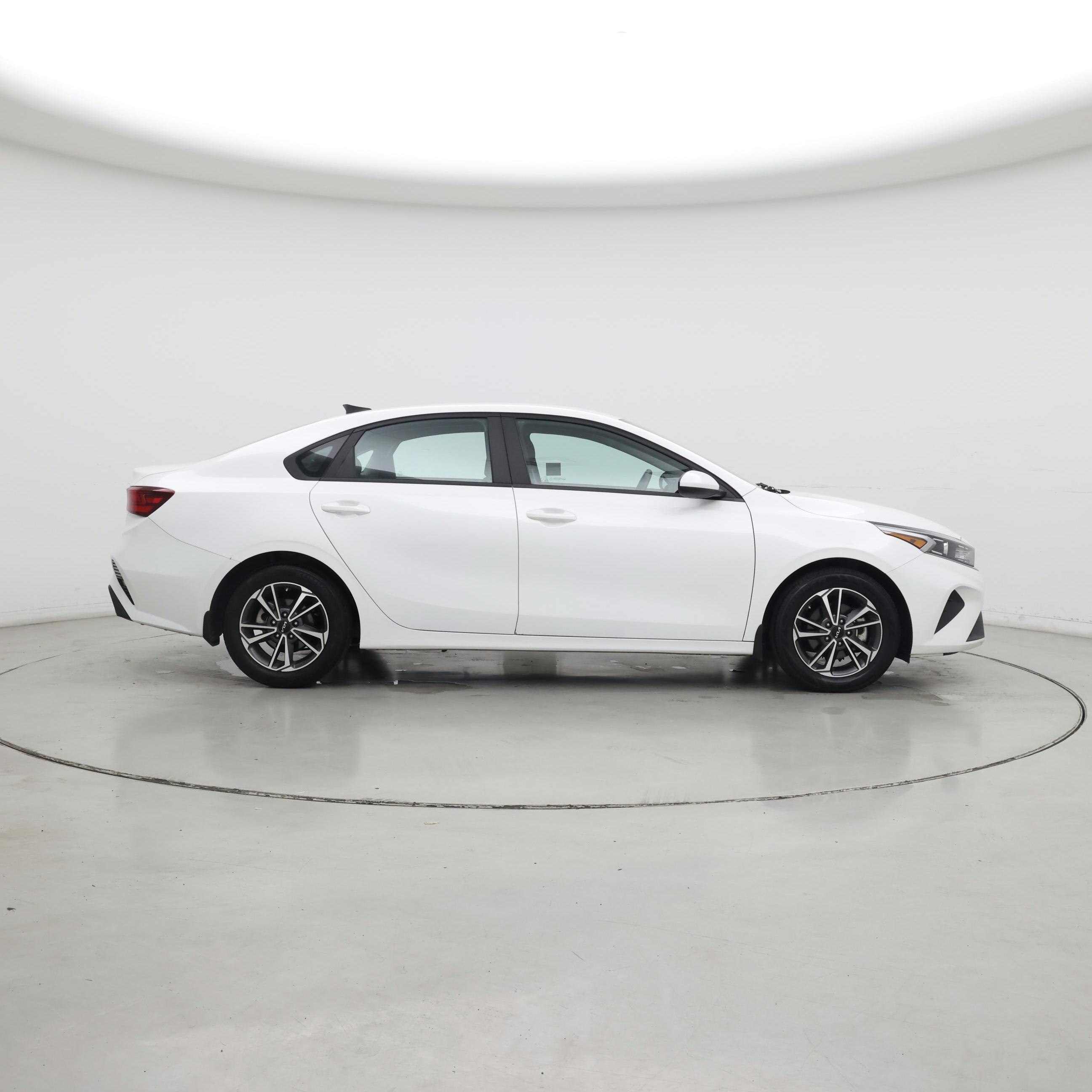 Thumbnail: 2022 Kia Forte - 7