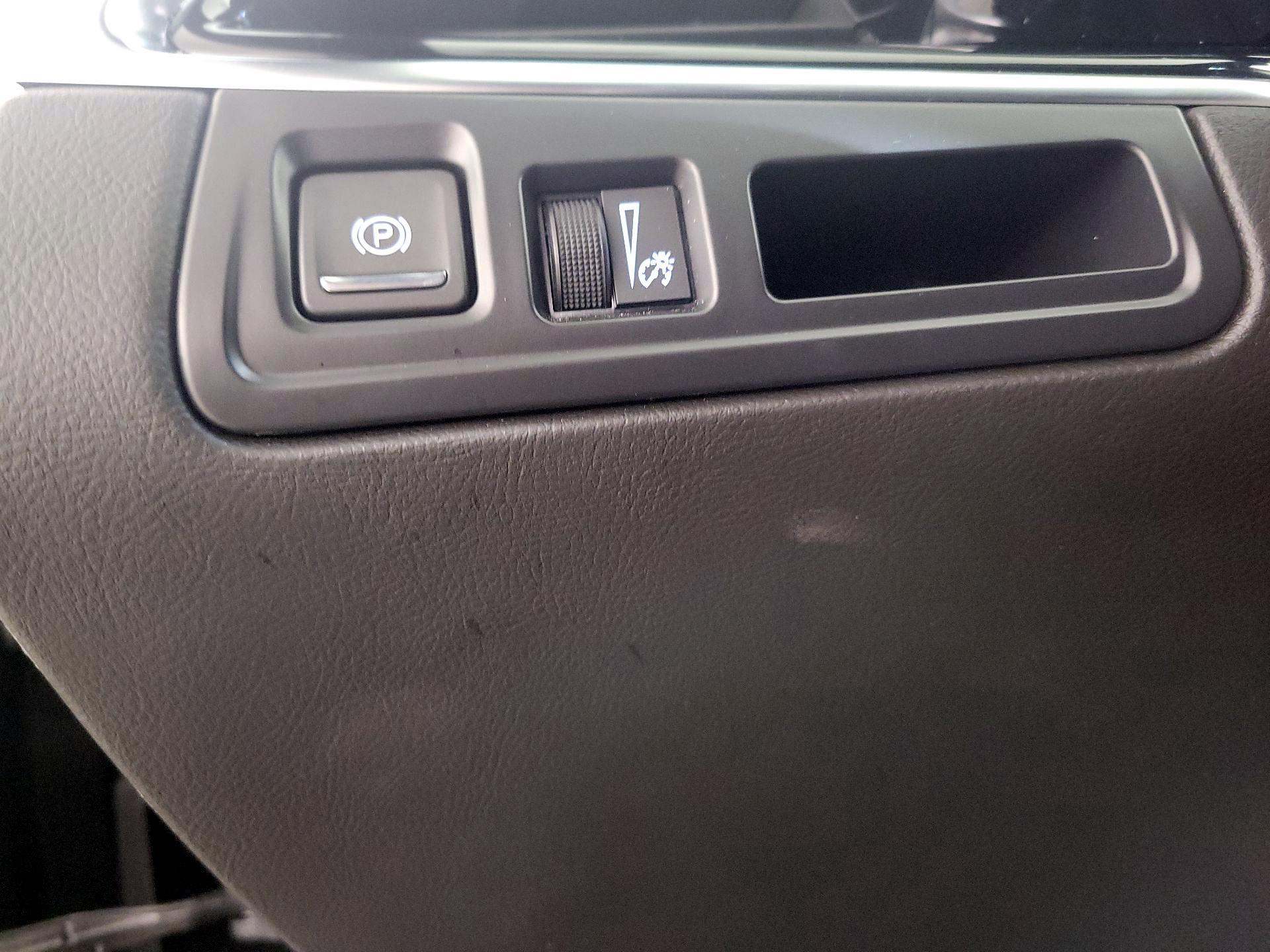 Thumbnail: 2025 Cadillac XT6 - 13