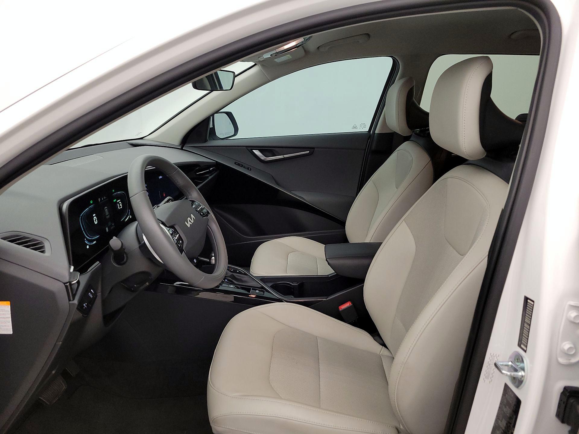 Thumbnail: 2023 Kia Niro - 11