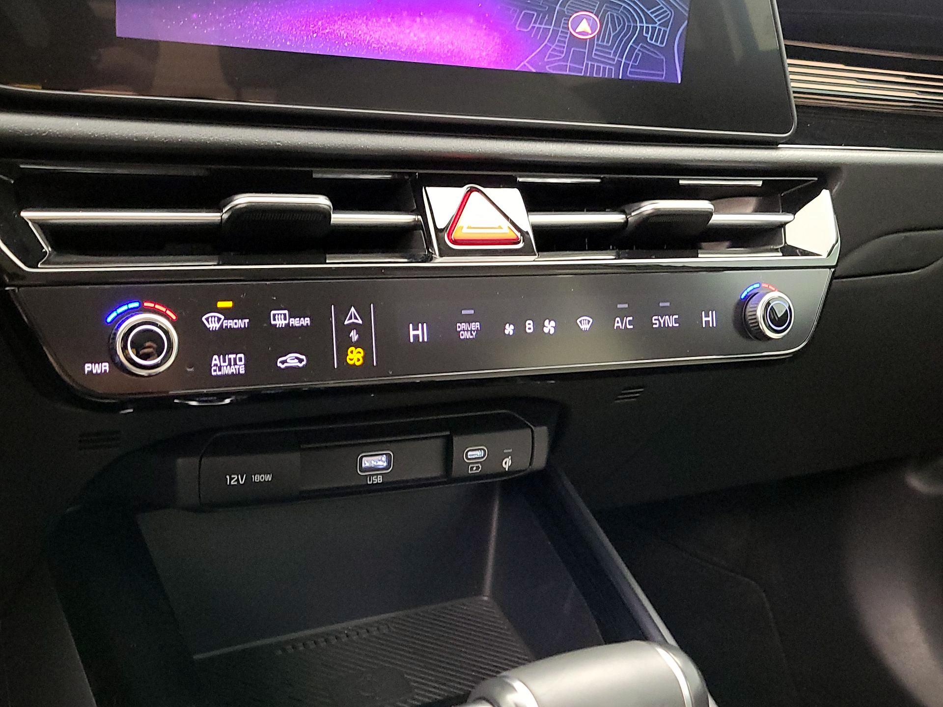 Thumbnail: 2023 Kia Niro - 17