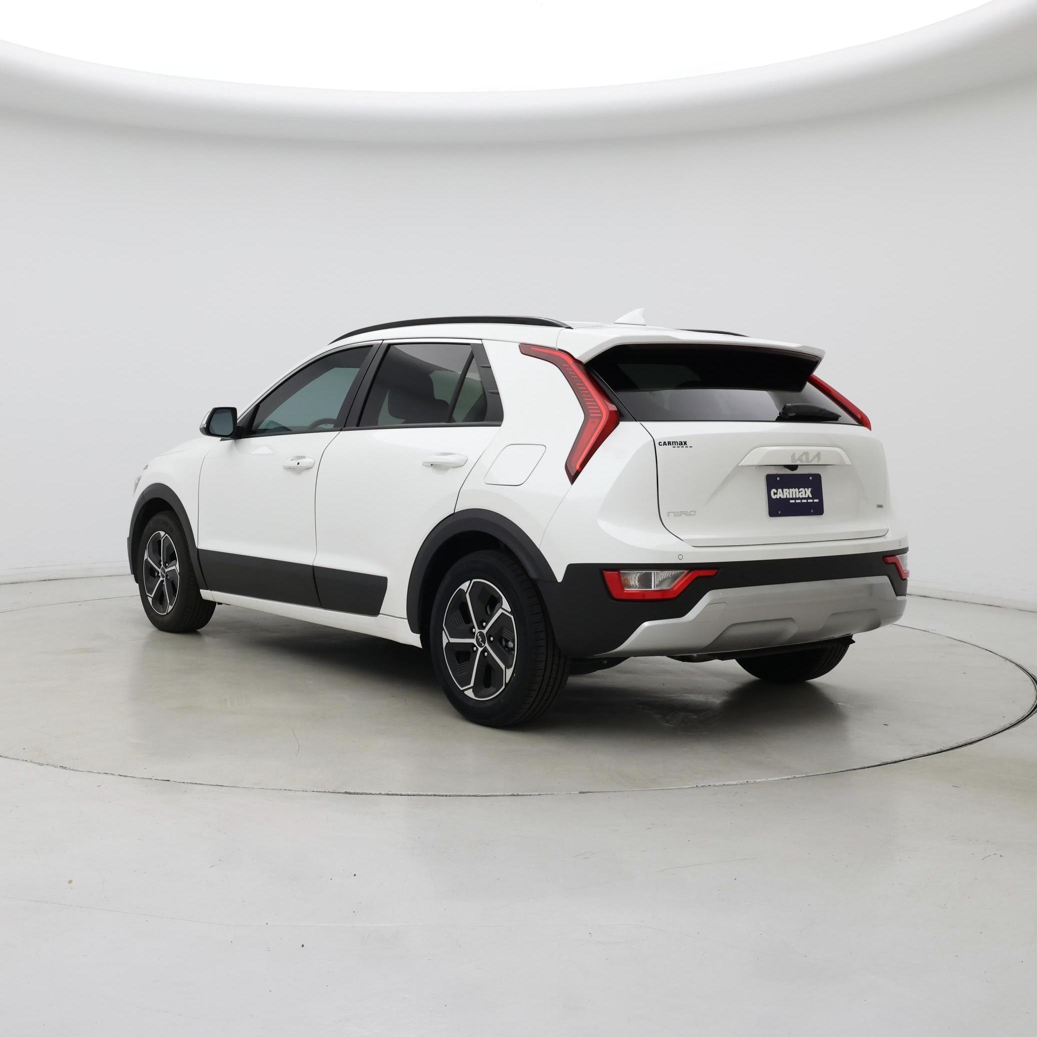 Thumbnail: 2023 Kia Niro - 2