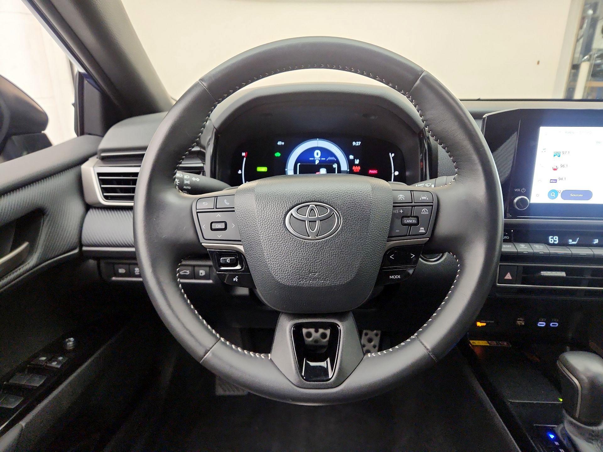 Thumbnail: 2025 Toyota Camry - 10