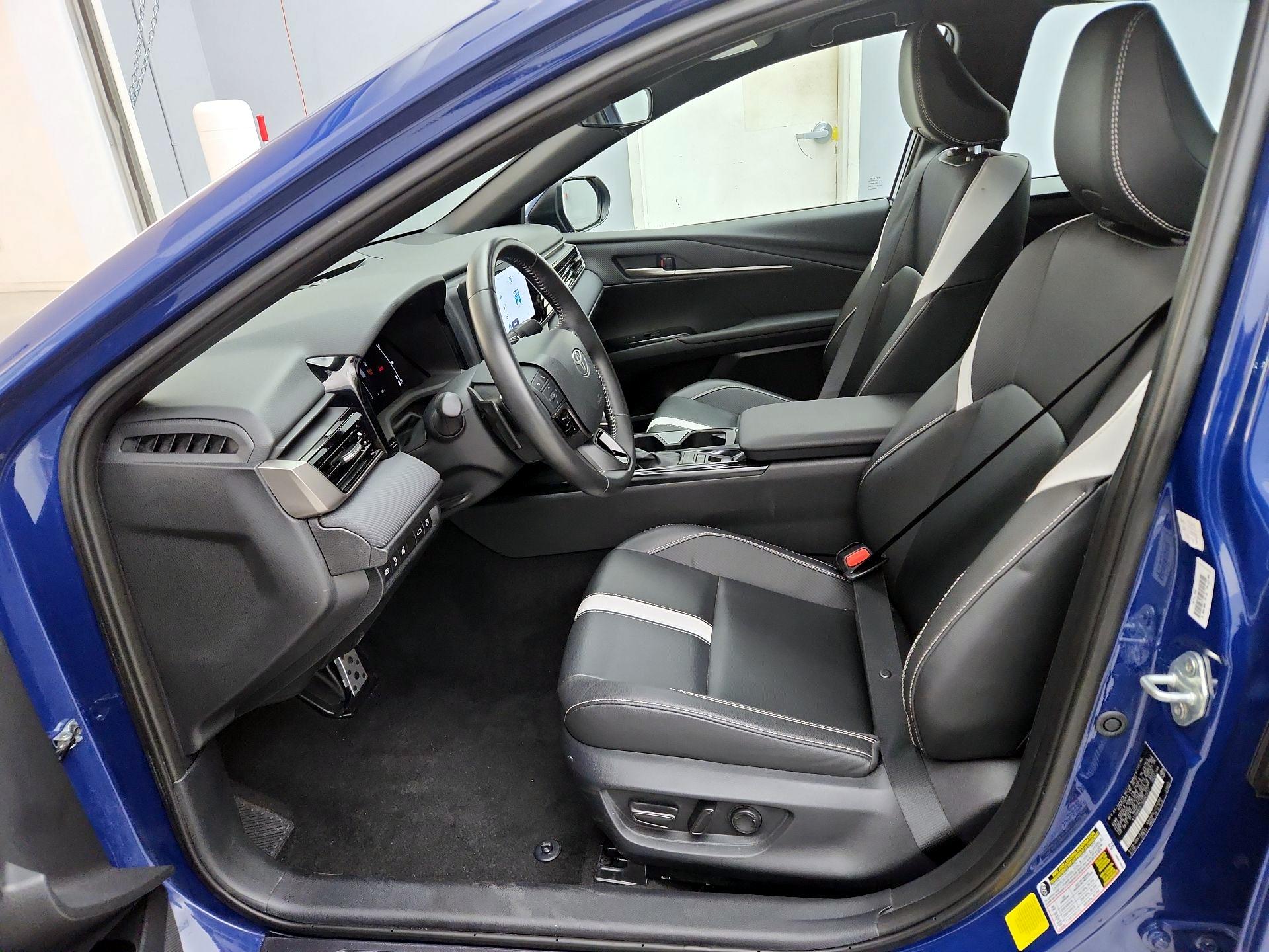 Thumbnail: 2025 Toyota Camry - 11