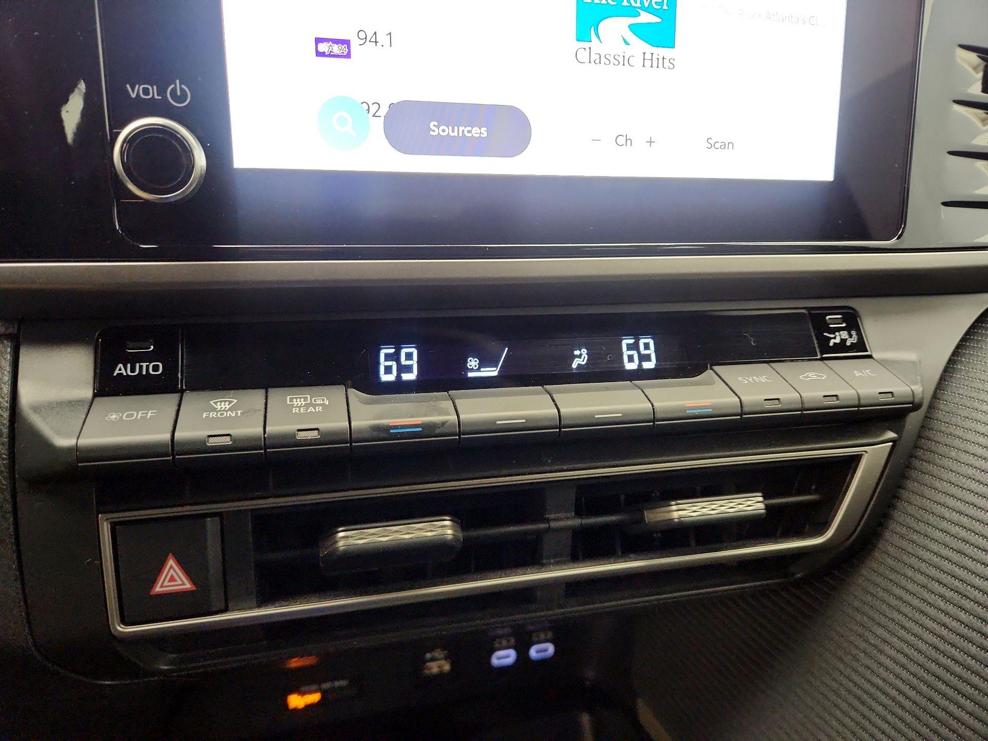 Thumbnail: 2025 Toyota Camry - 16