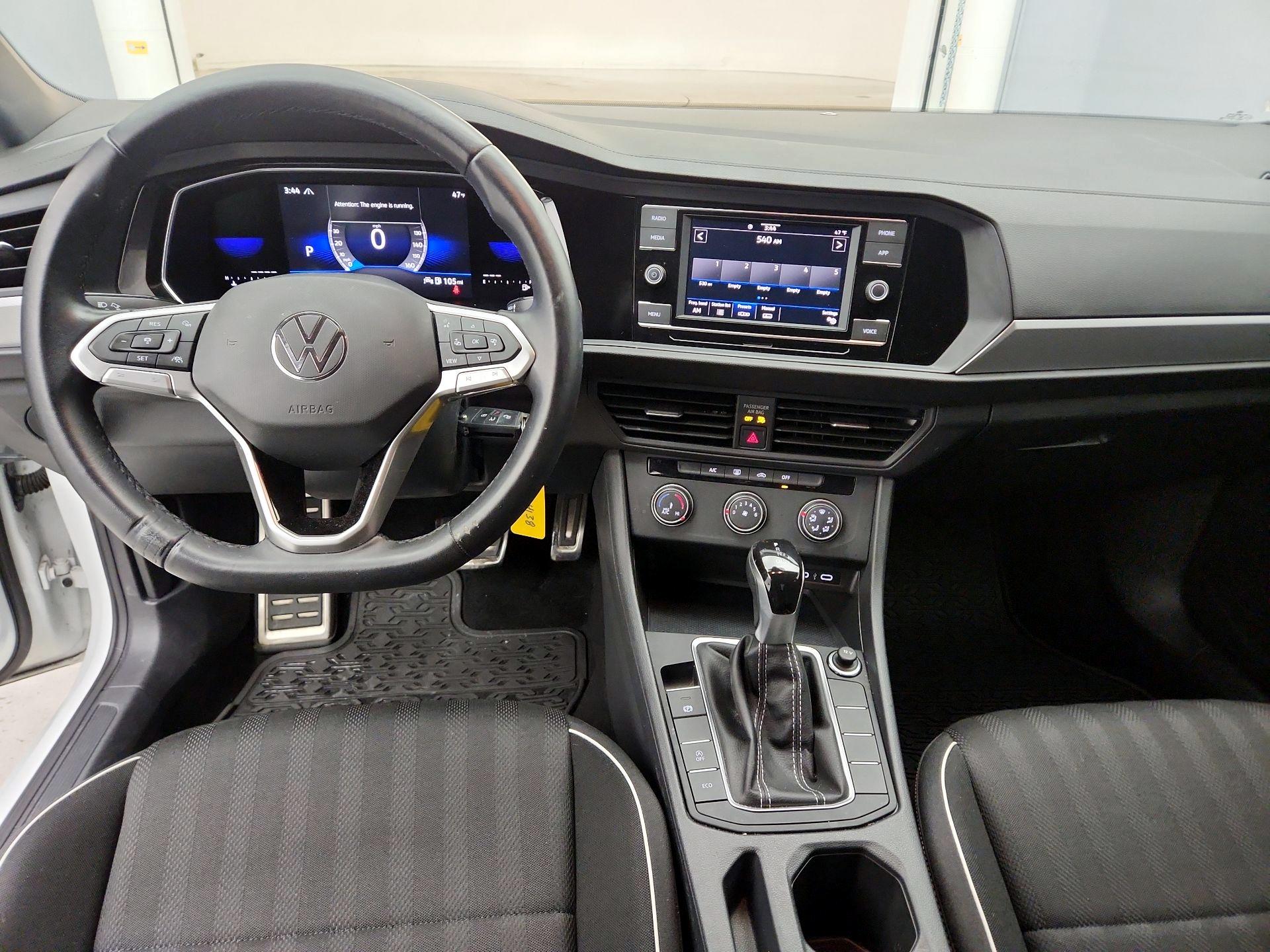 Thumbnail: 2023 Volkswagen Jetta - 9