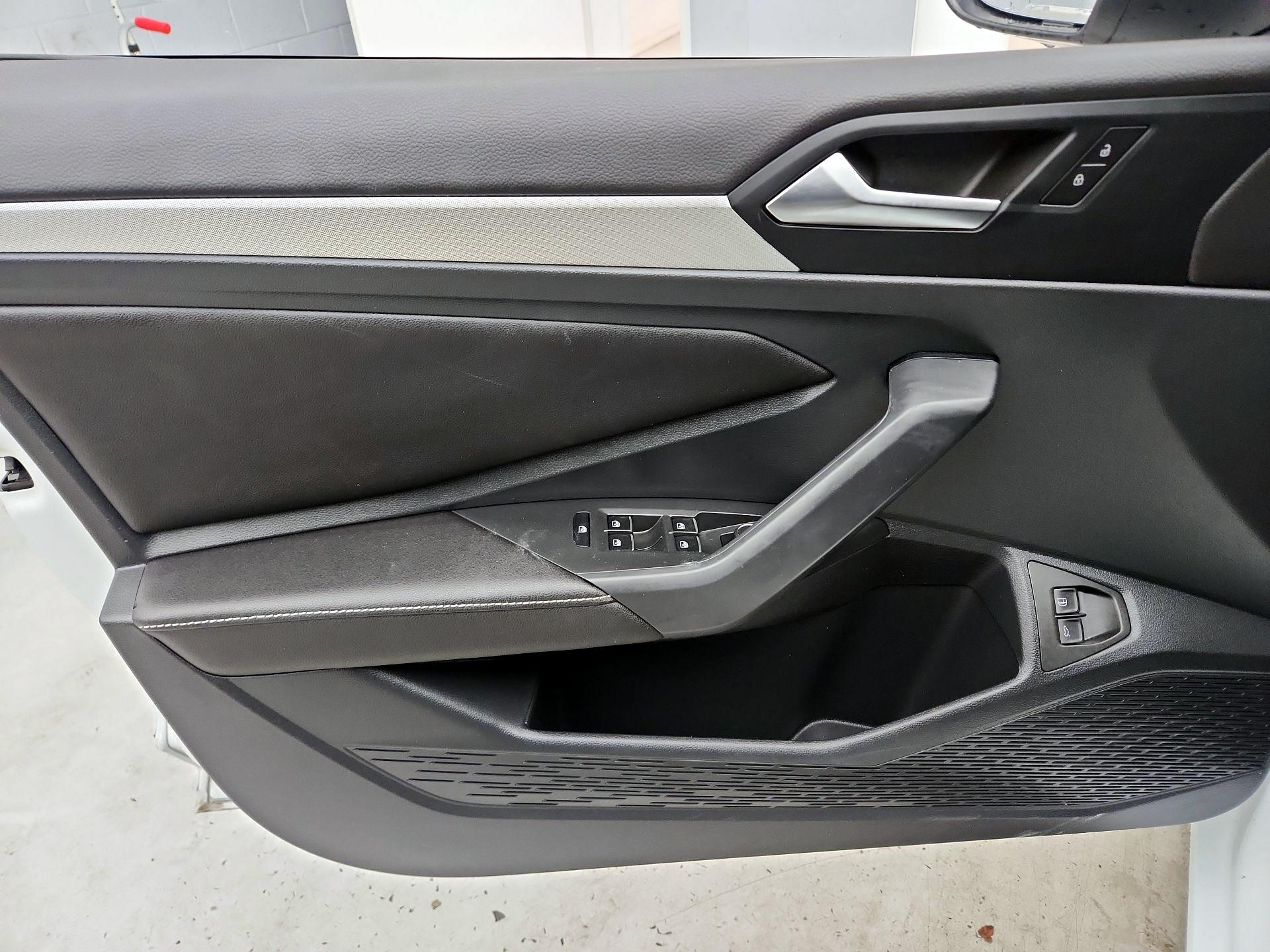 Thumbnail: 2023 Volkswagen Jetta - 12