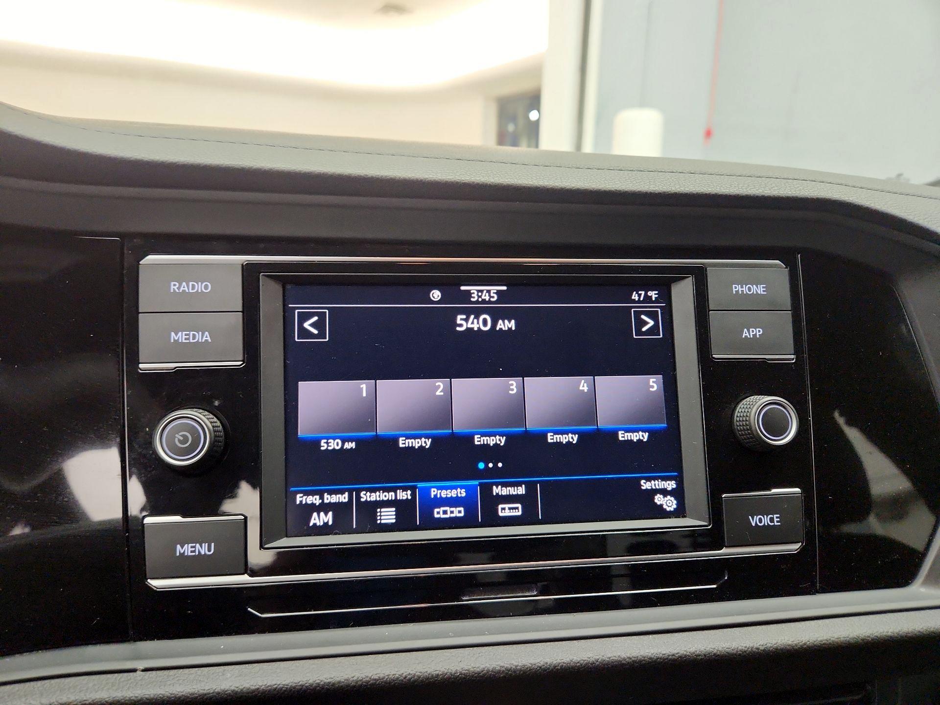 Thumbnail: 2023 Volkswagen Jetta - 15