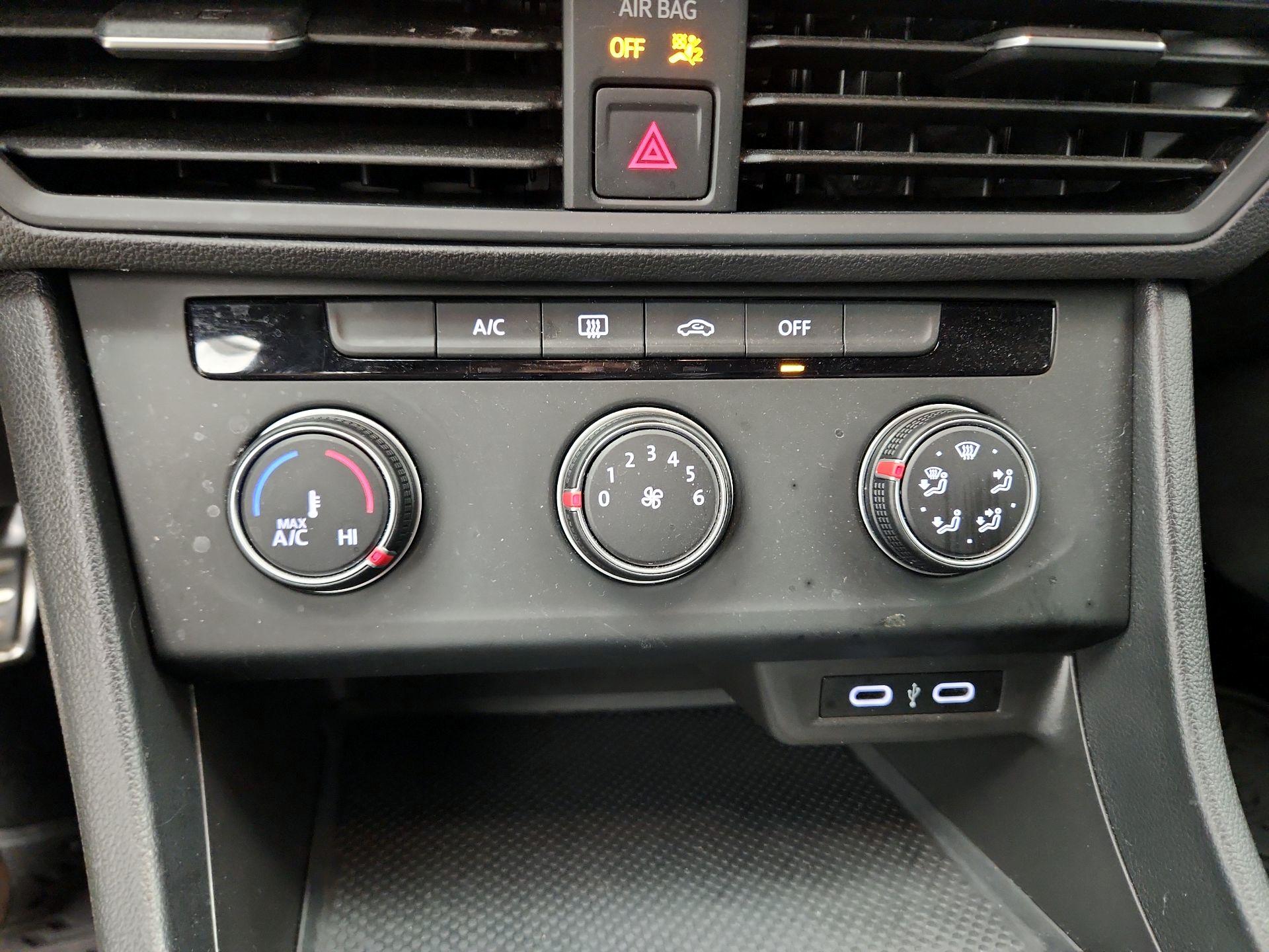 Thumbnail: 2023 Volkswagen Jetta - 16