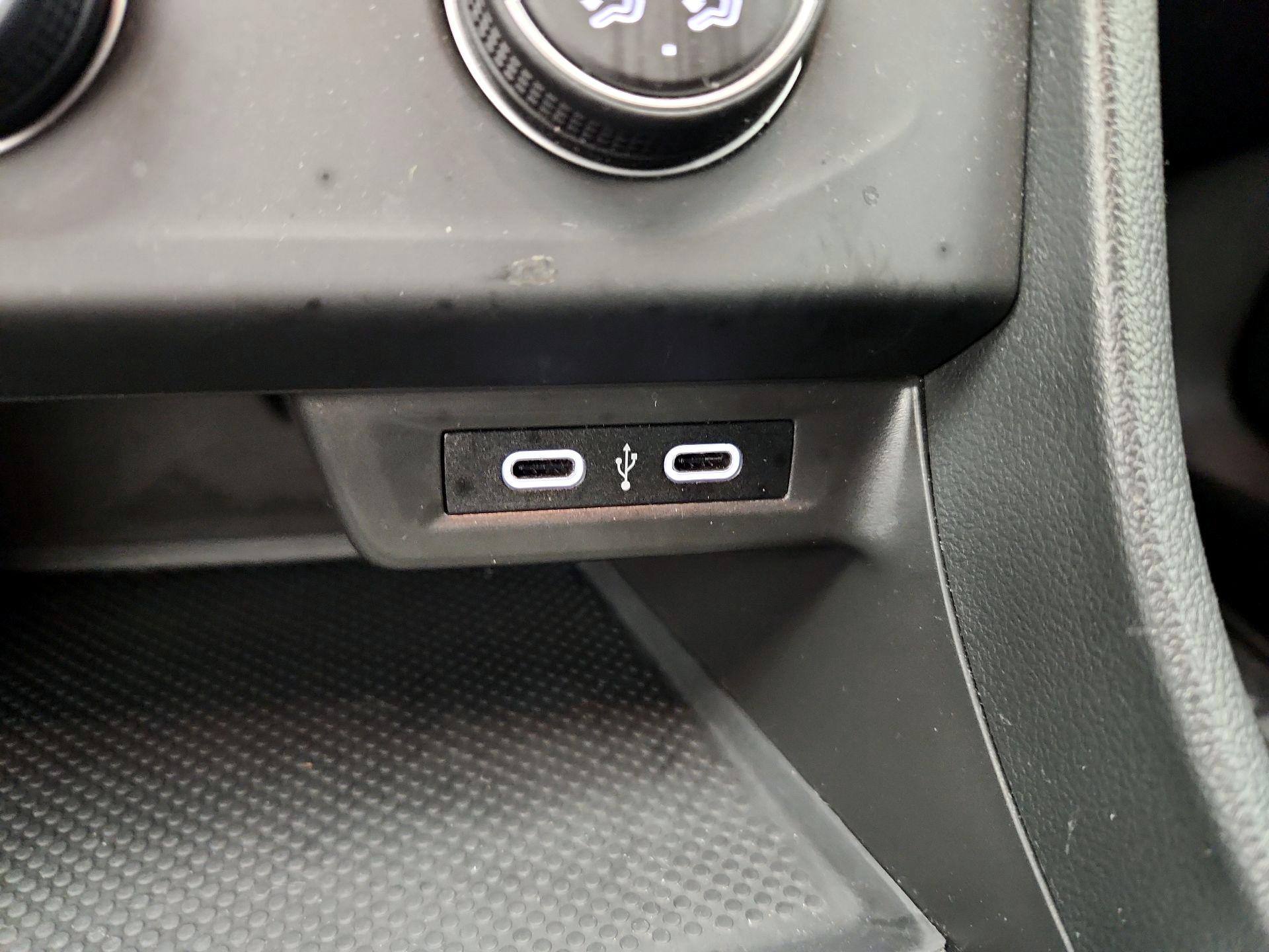 Thumbnail: 2023 Volkswagen Jetta - 18