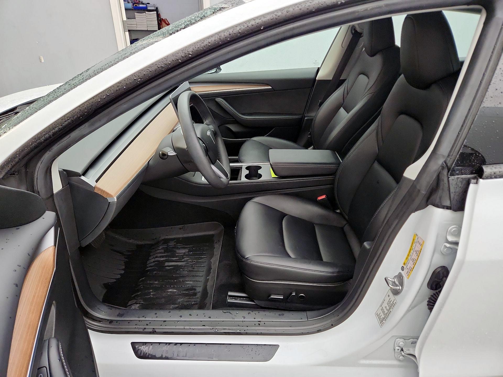 Thumbnail: 2023 Tesla Model 3 - 11