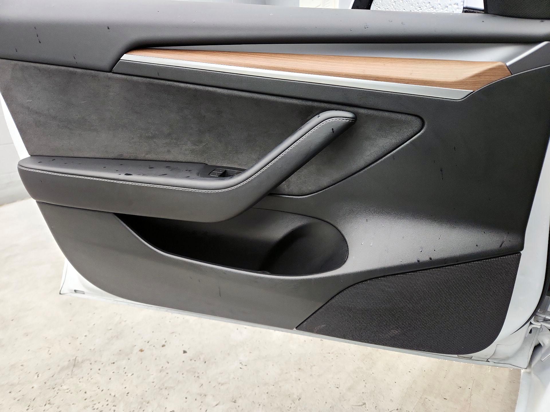 Thumbnail: 2023 Tesla Model 3 - 12