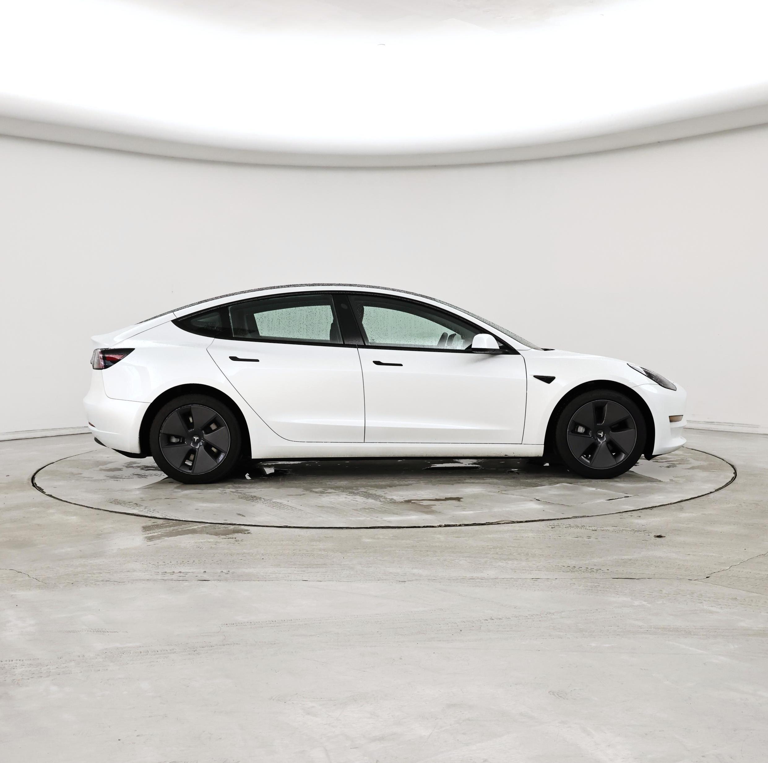 Thumbnail: 2023 Tesla Model 3 - 7