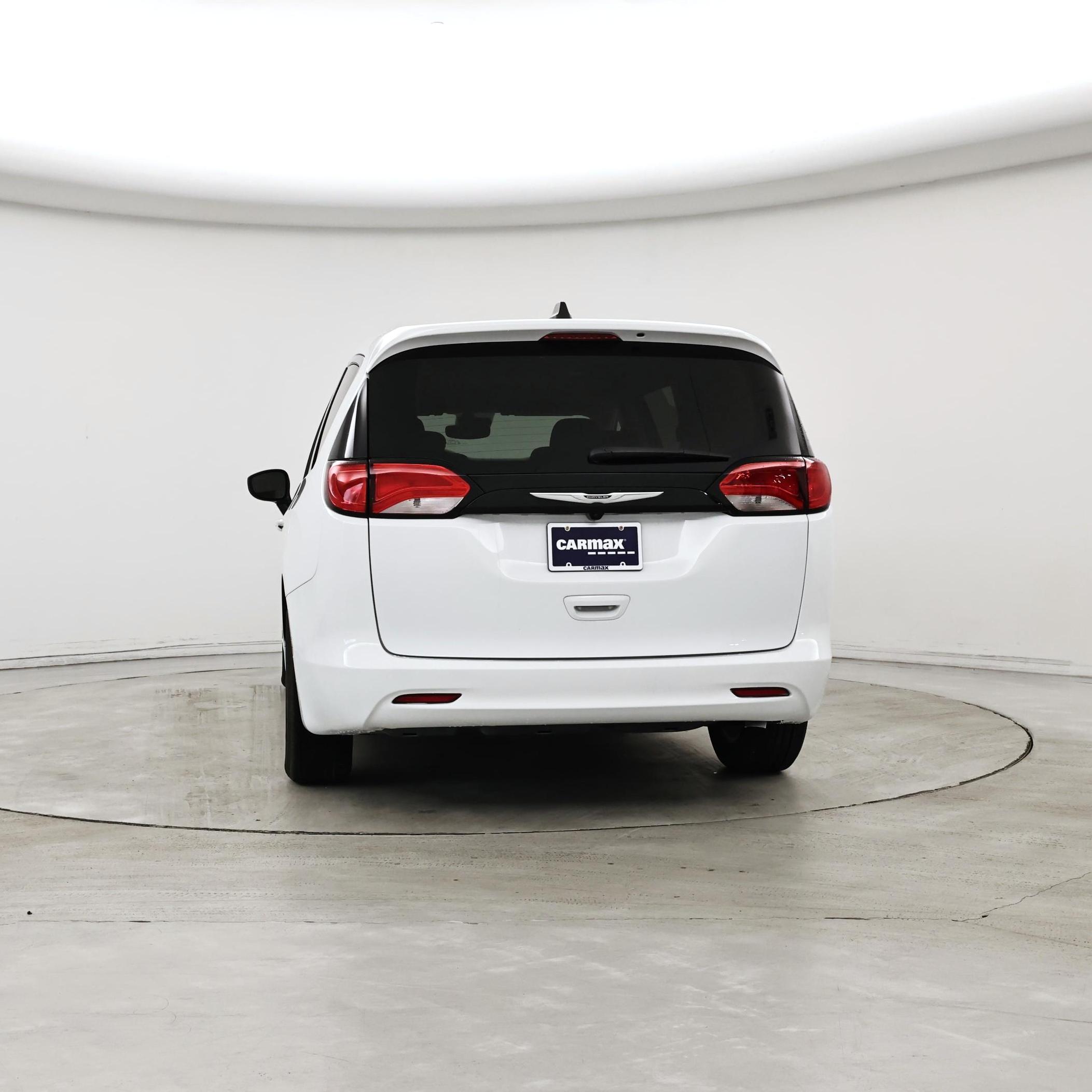 Thumbnail: 2023 Chrysler Voyager - 6