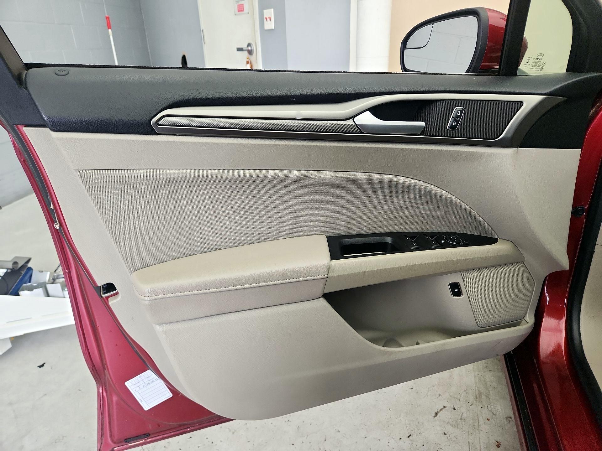 Thumbnail: 2018 Ford Fusion - 12