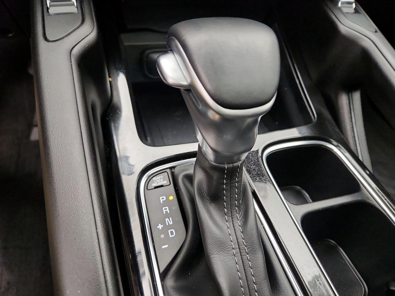2024 Kia Telluride S - Photo 19