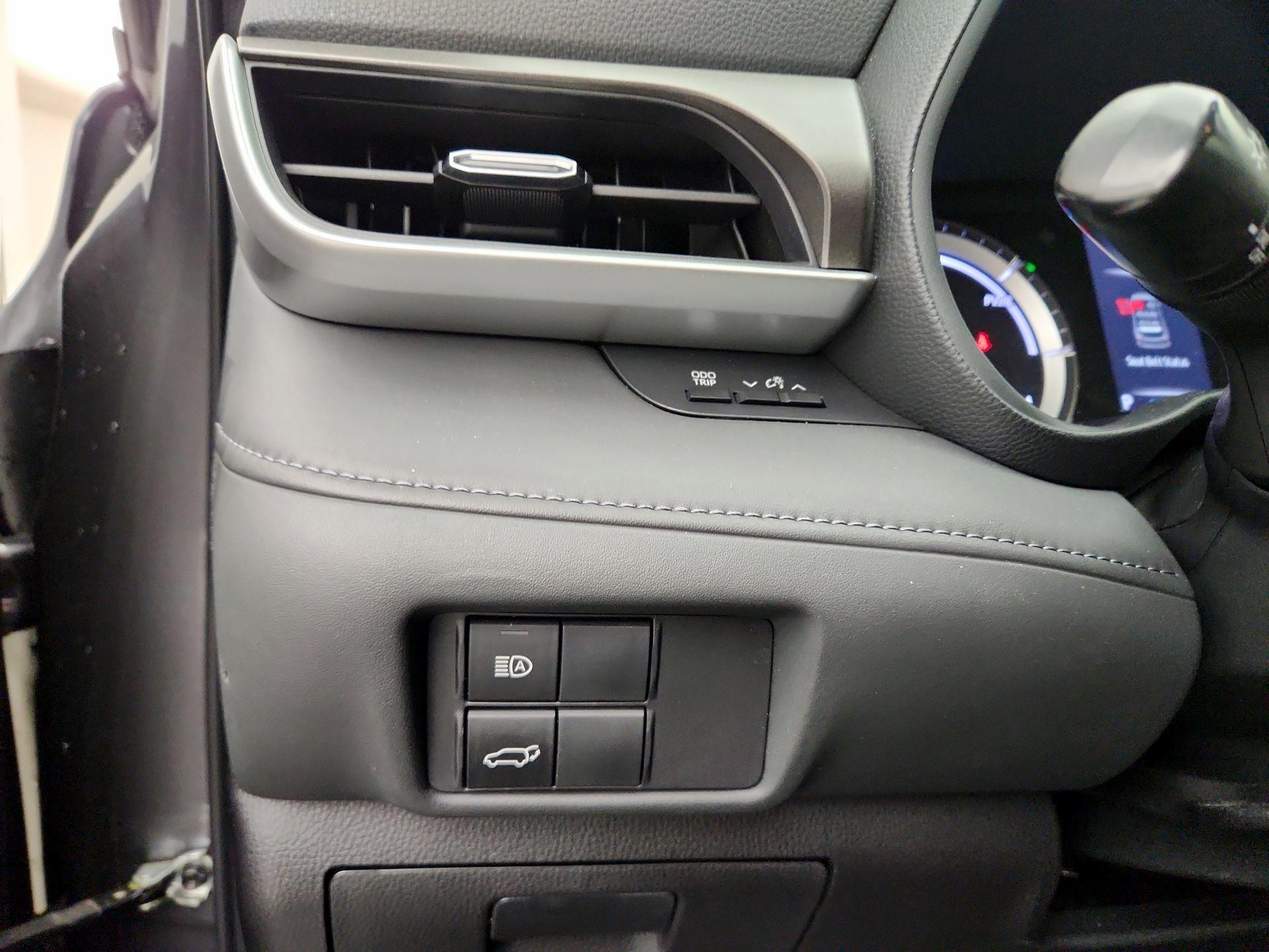 Thumbnail: 2022 Toyota Highlander - 13