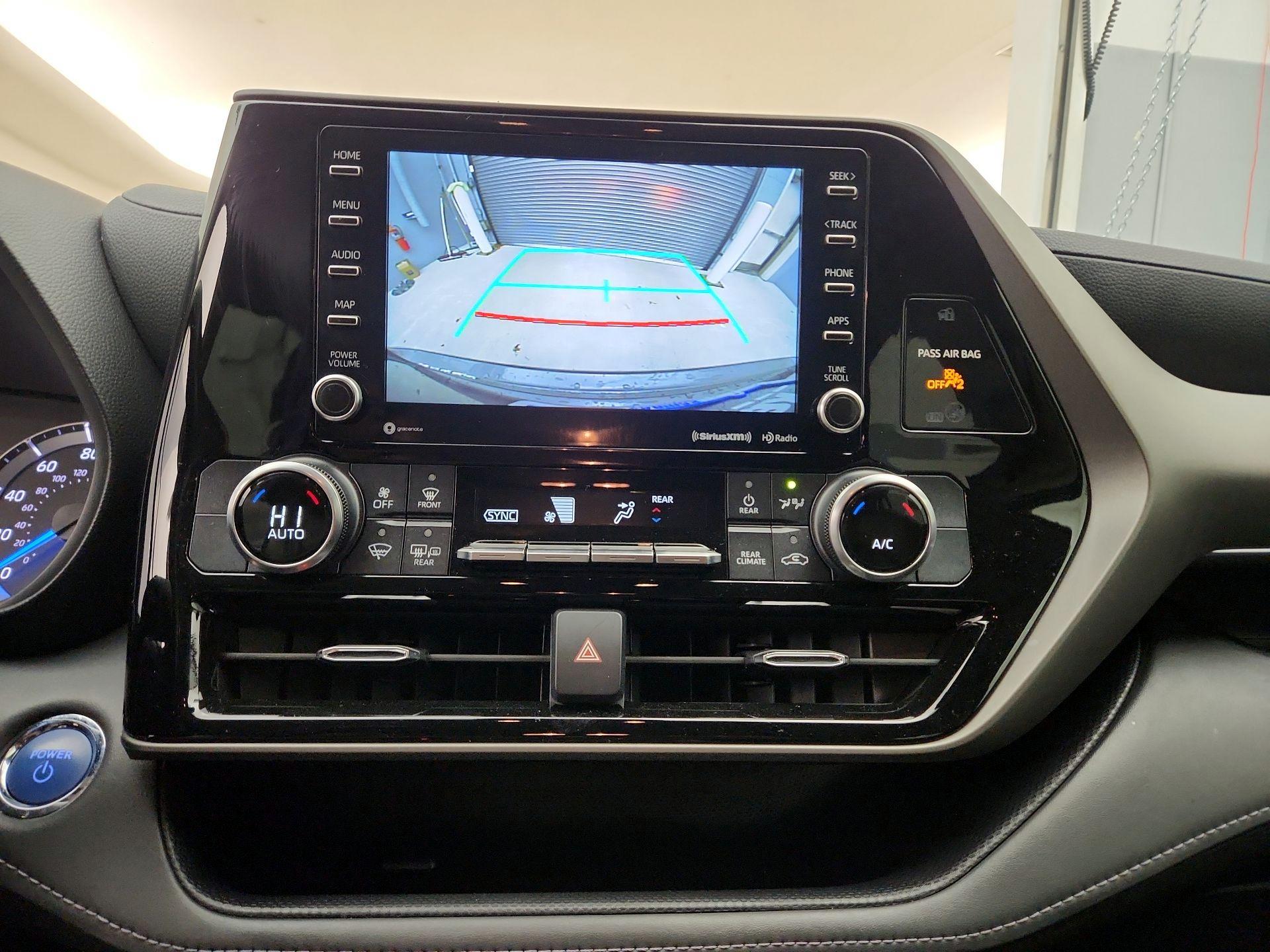 Thumbnail: 2022 Toyota Highlander - 14