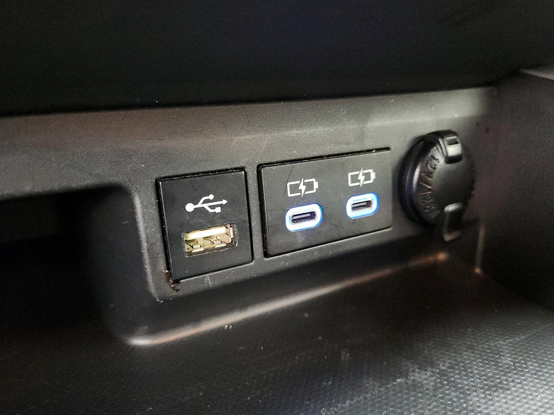 Thumbnail: 2022 Toyota Highlander - 18