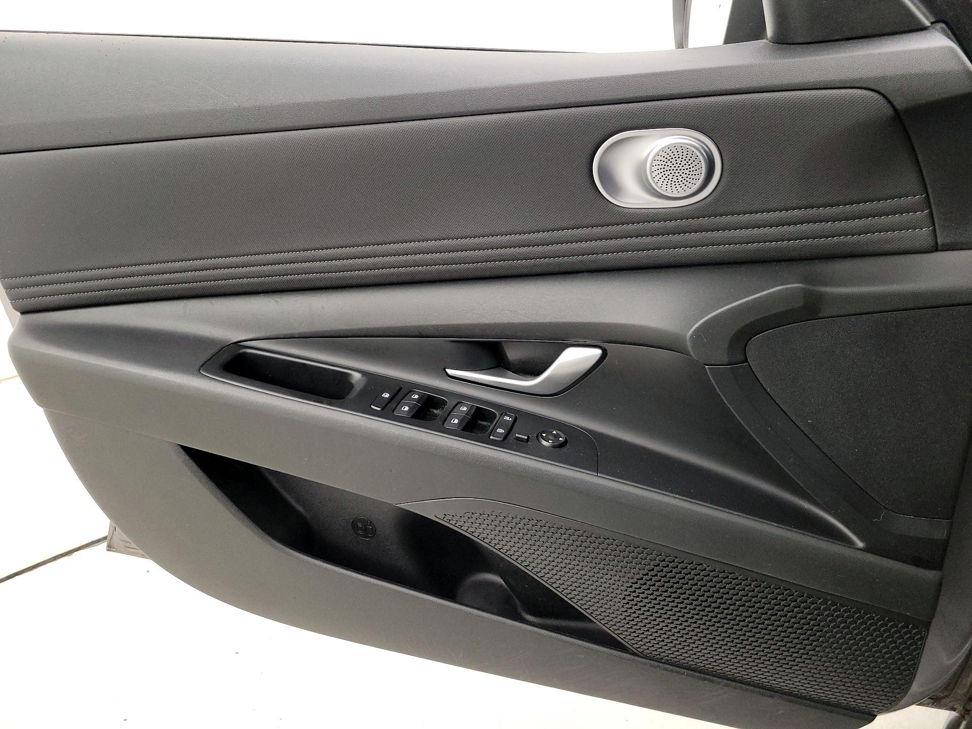 Thumbnail: 2023 Hyundai Elantra - 12