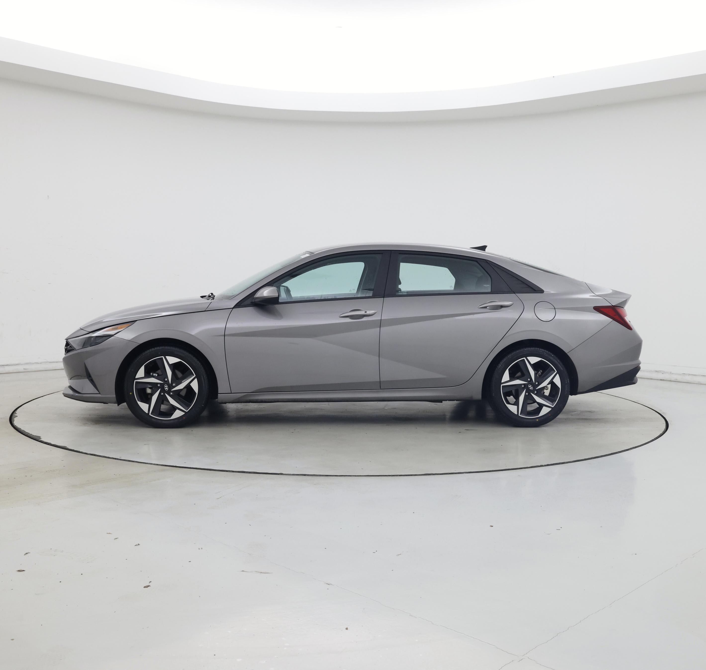 Thumbnail: 2023 Hyundai Elantra - 3