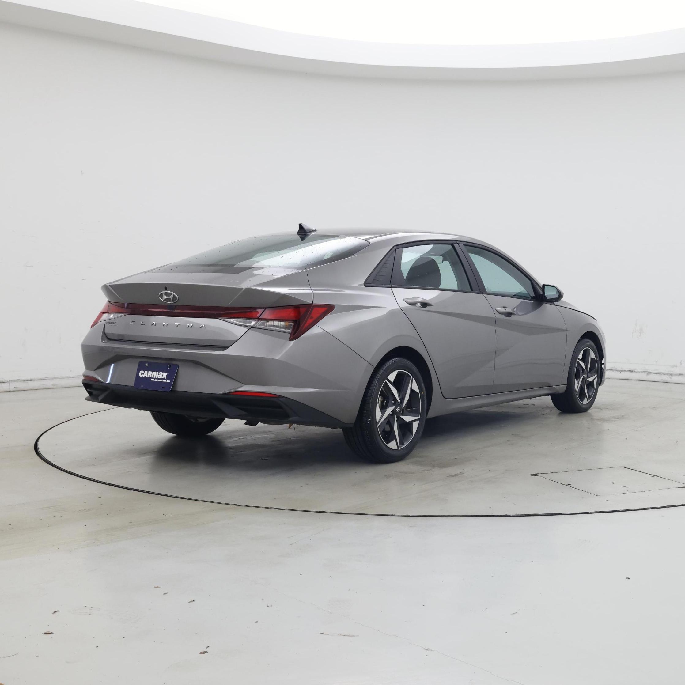 Thumbnail: 2023 Hyundai Elantra - 8